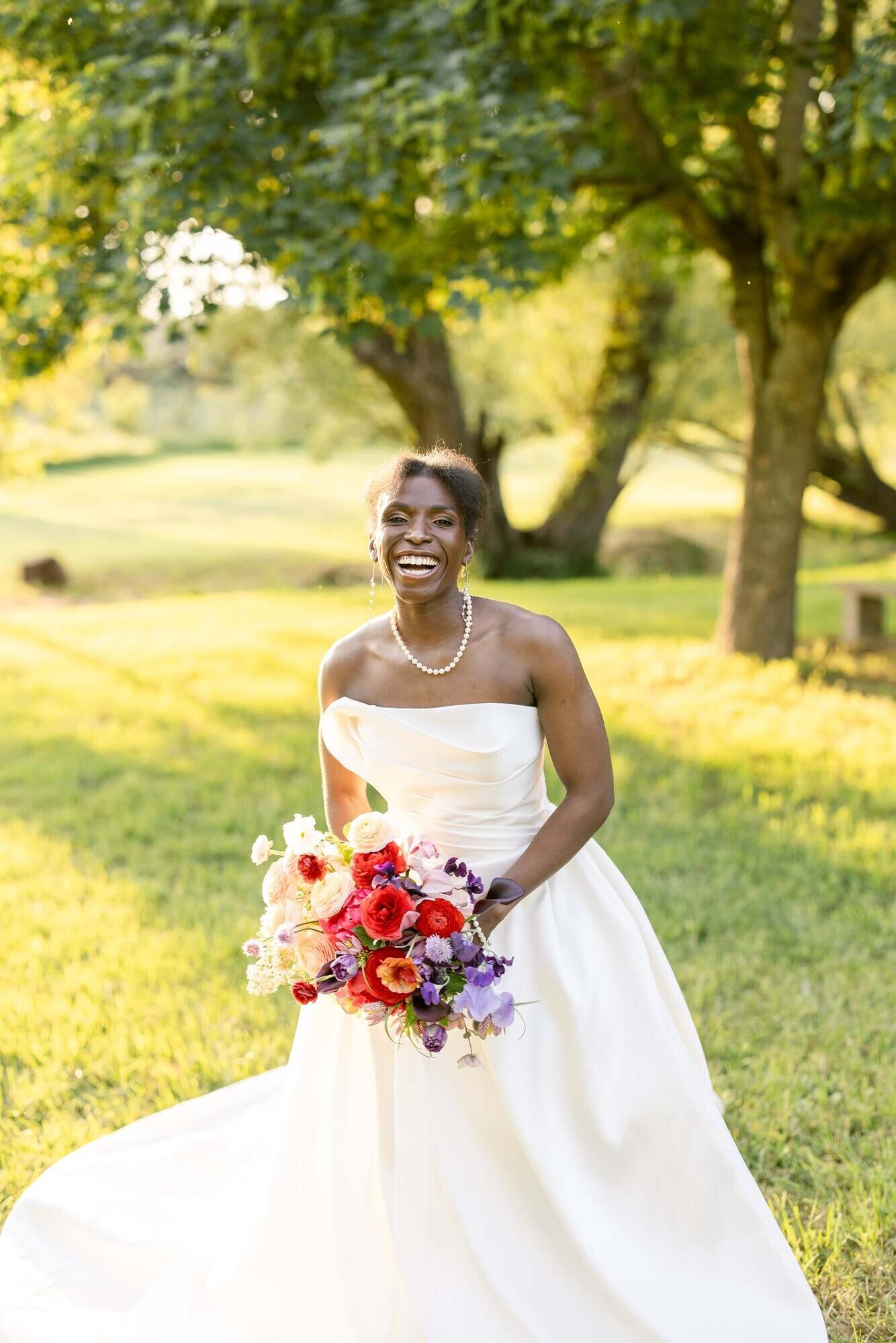 beautiful-bride-with-colorfull-bridal-bouquet