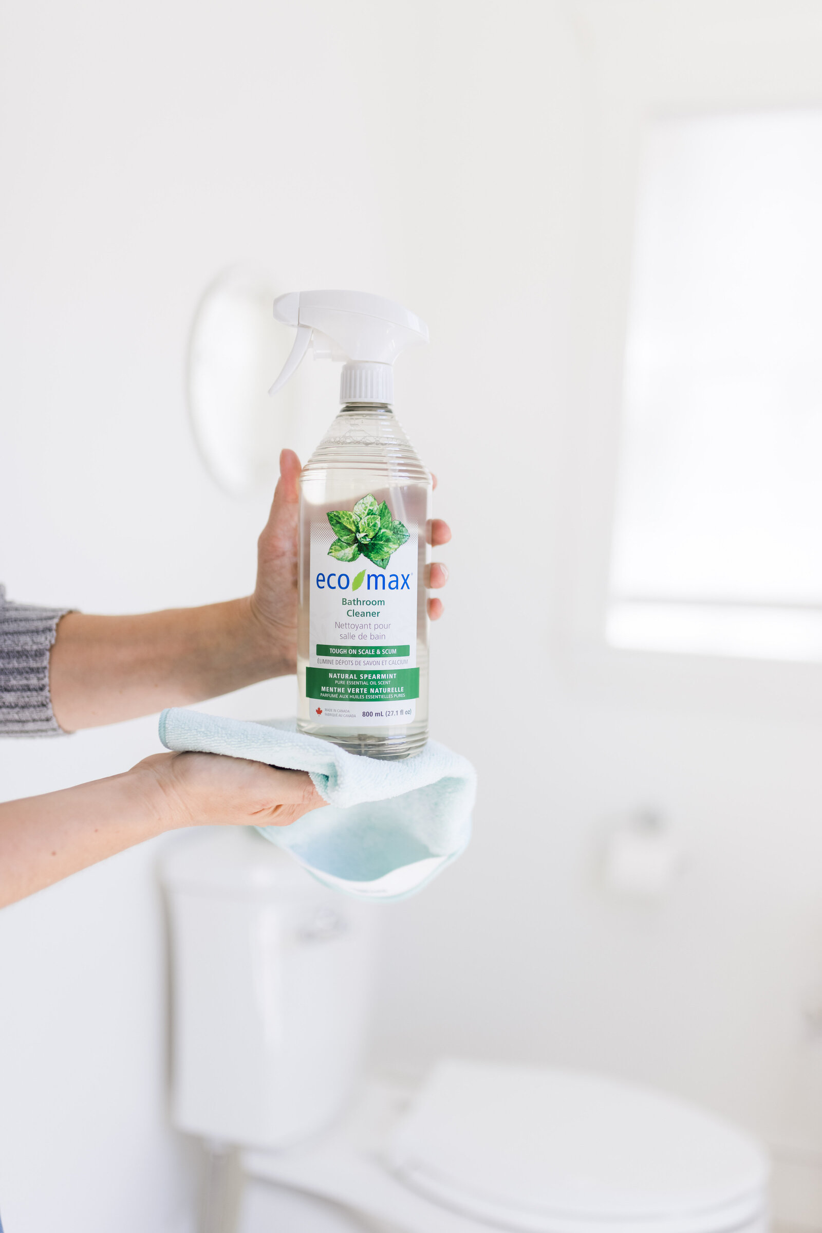 Eco-Max . Bathroom Cleaner Product Photography-8