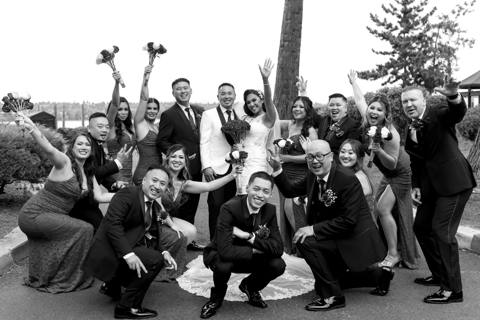 amanda-thanh-holiday-inn-romantic-red-wedding-portland-analy-75