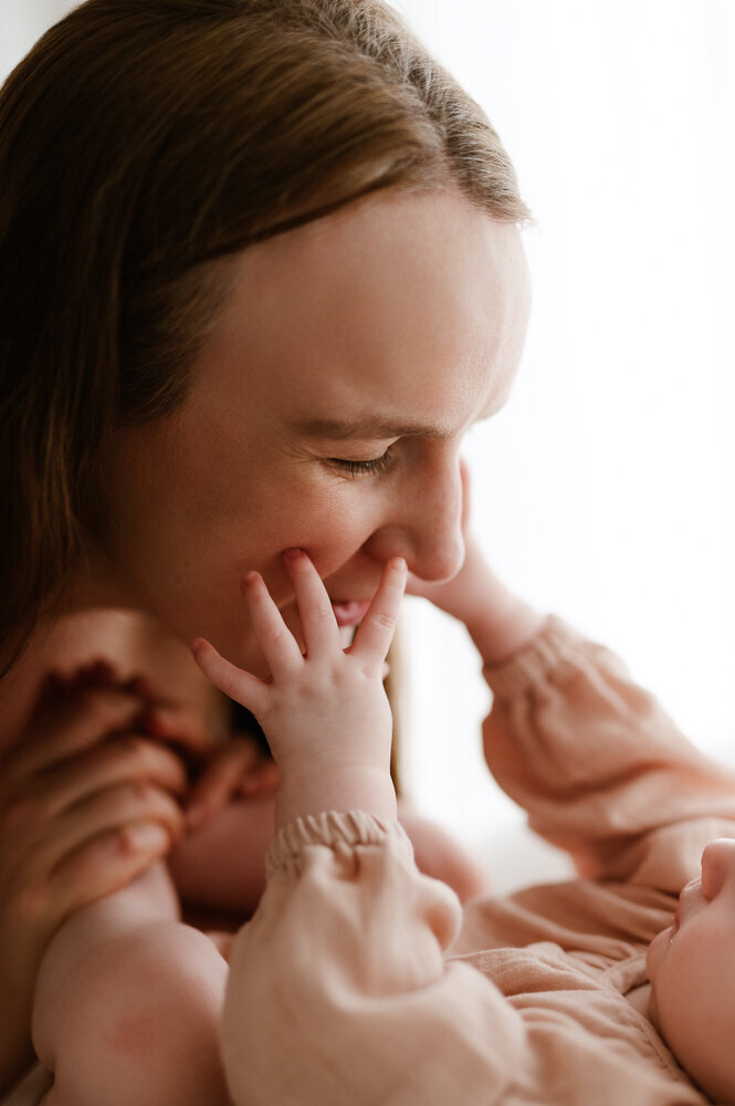 6 months baby photos Sydney Family Baby Photographer-16