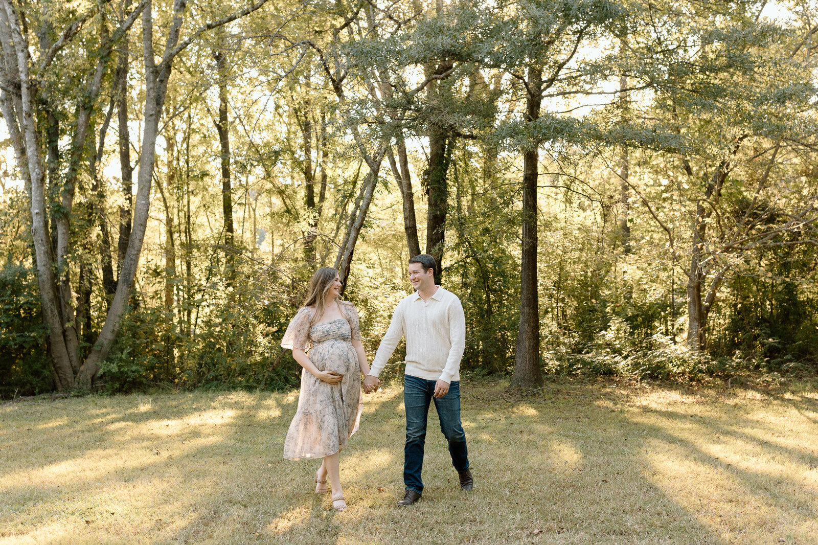 lifestyle-outdoor-maternity-session-photos-charlotte (7)