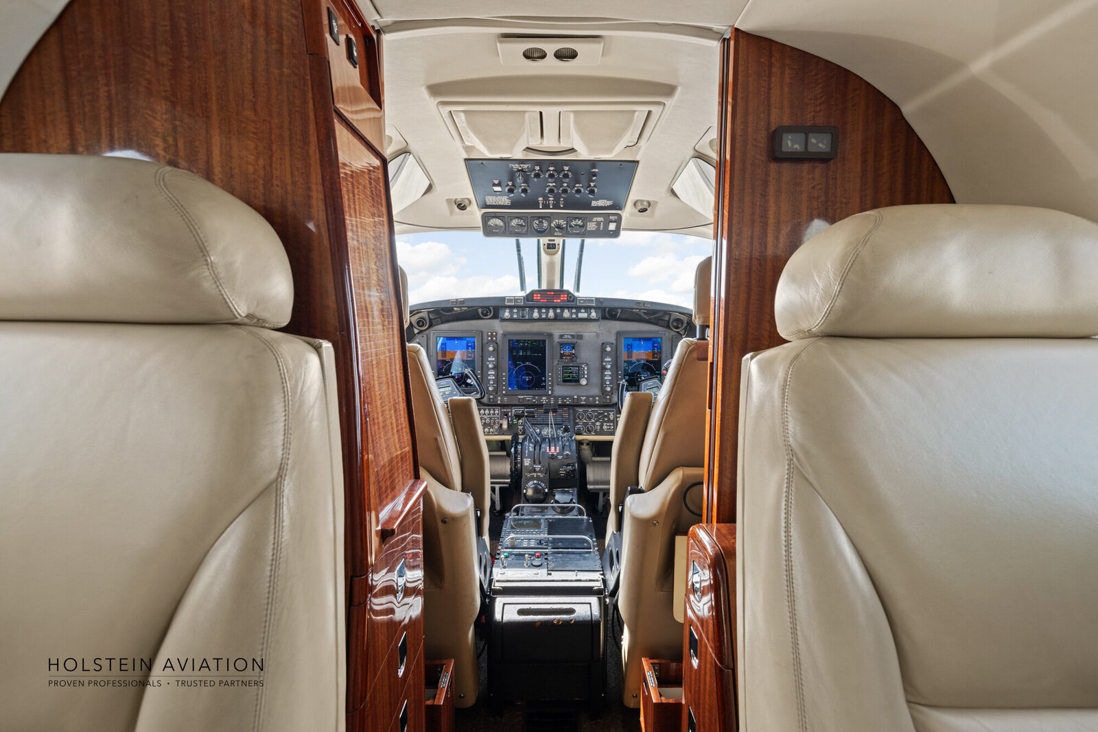 KingAir350 N427BC Watermark-8