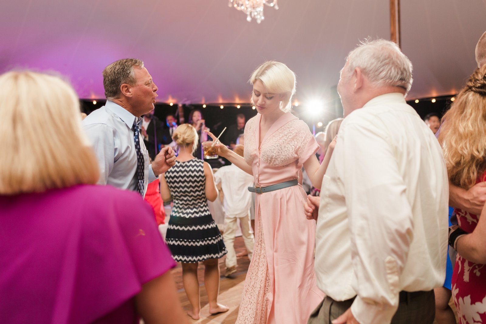 i-pink-floral-va-estate-wedding_1714