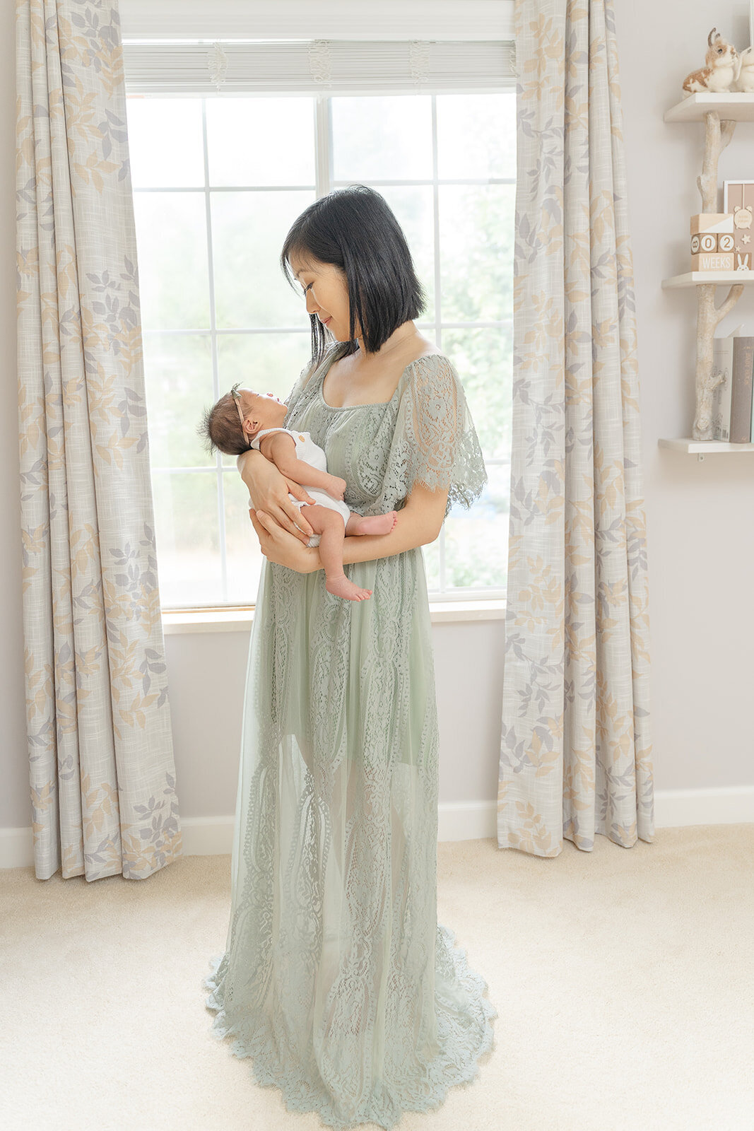 mom and baby during Ashburn, VA newborn photography