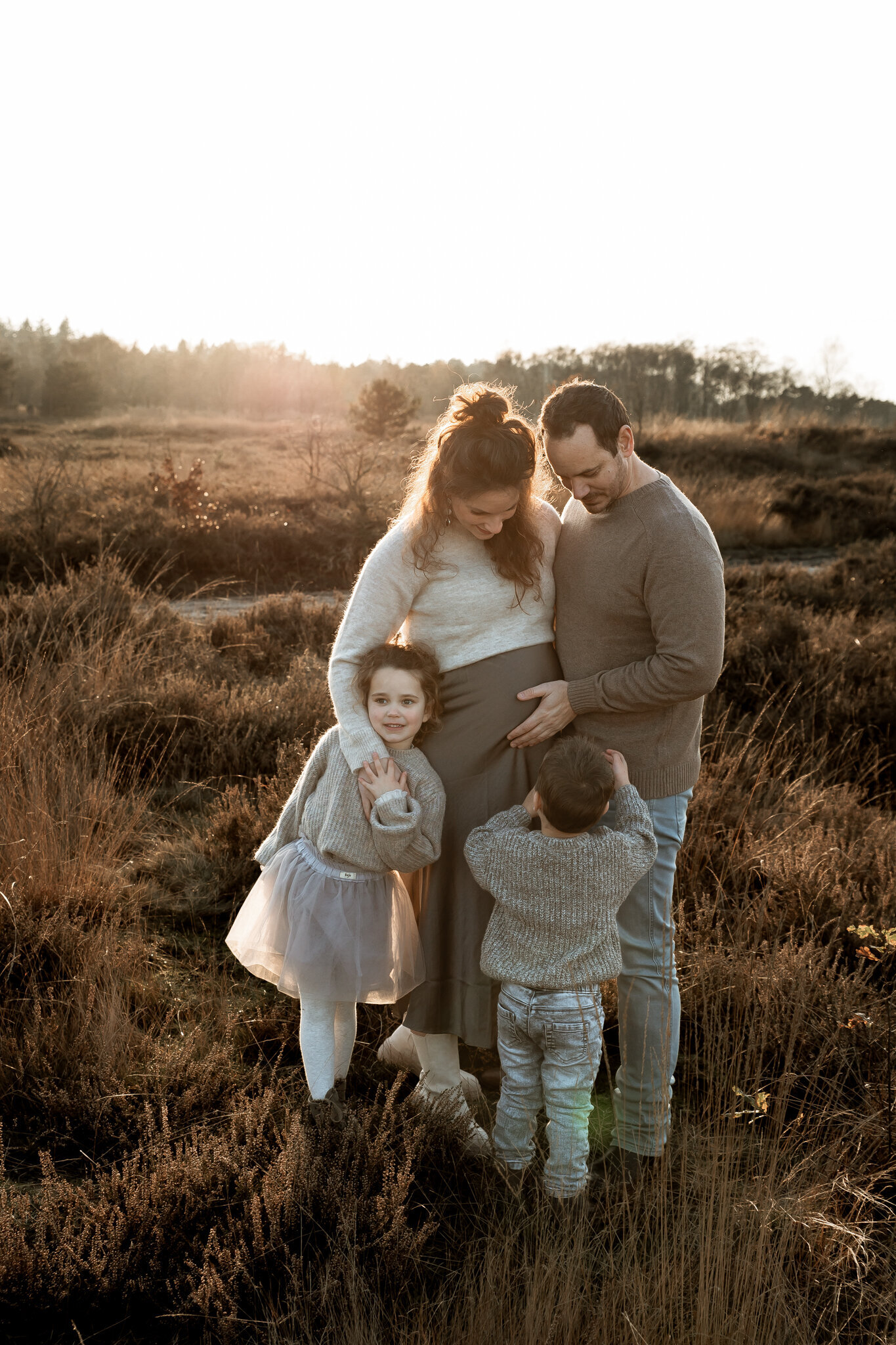 zwangerschapsftoshoot eindhoven zwangerschapsfotograaf fotoshoot zwangerschap fotograaf zwangerschap valkenswaard zwanger fotoshoot newbornshoot la nouk fotografie gezinsshoot