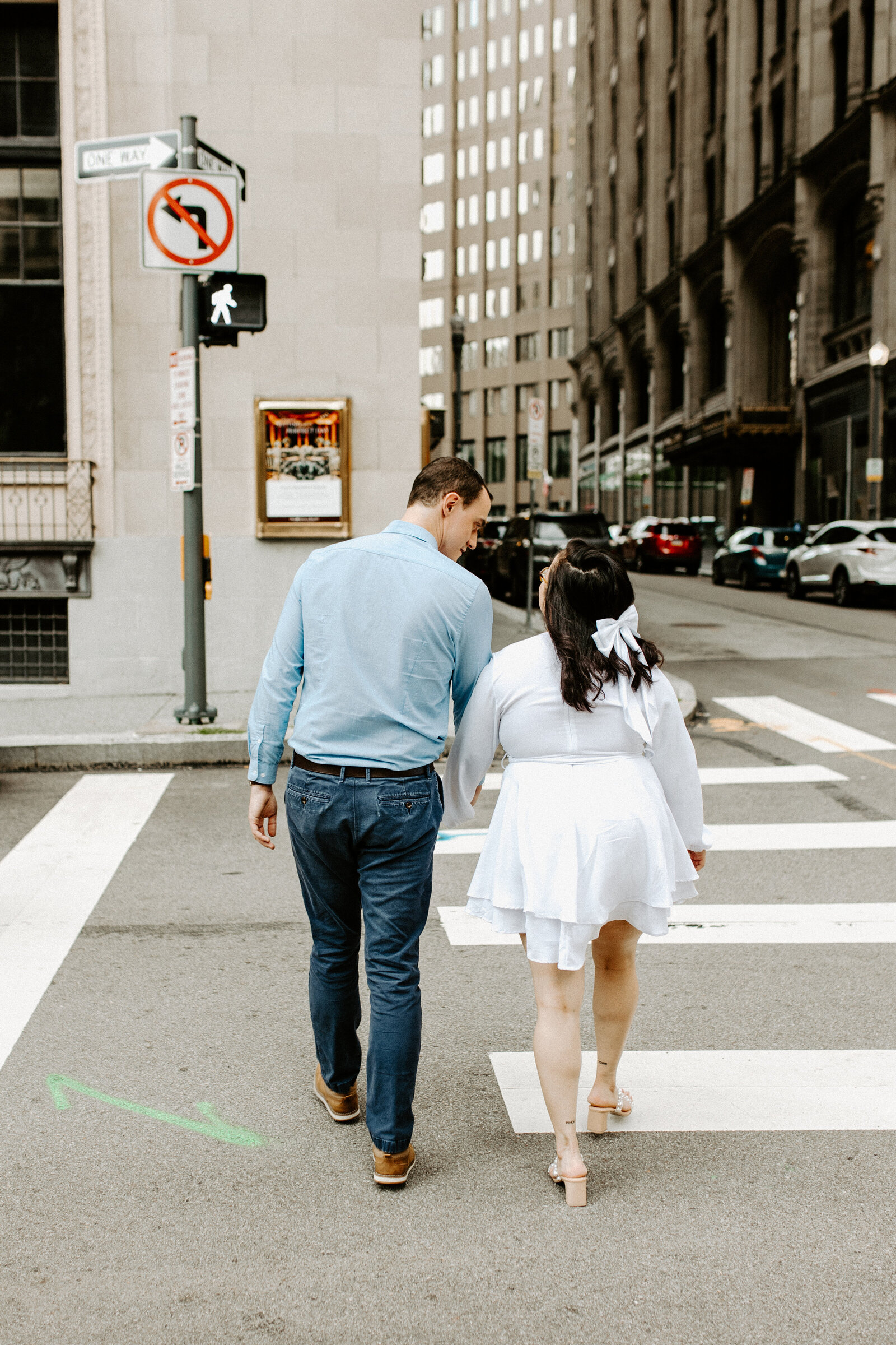 Blissfullybriphotography-engagement-pittsburgh-downtown-melonsquare-whitmoyer-38