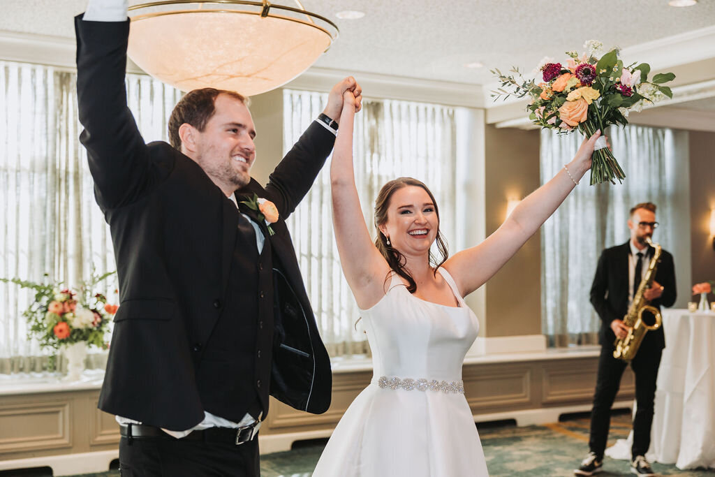 ErinandMike-MariahKastenPhoto-MichiganWeddingPhotographer-228