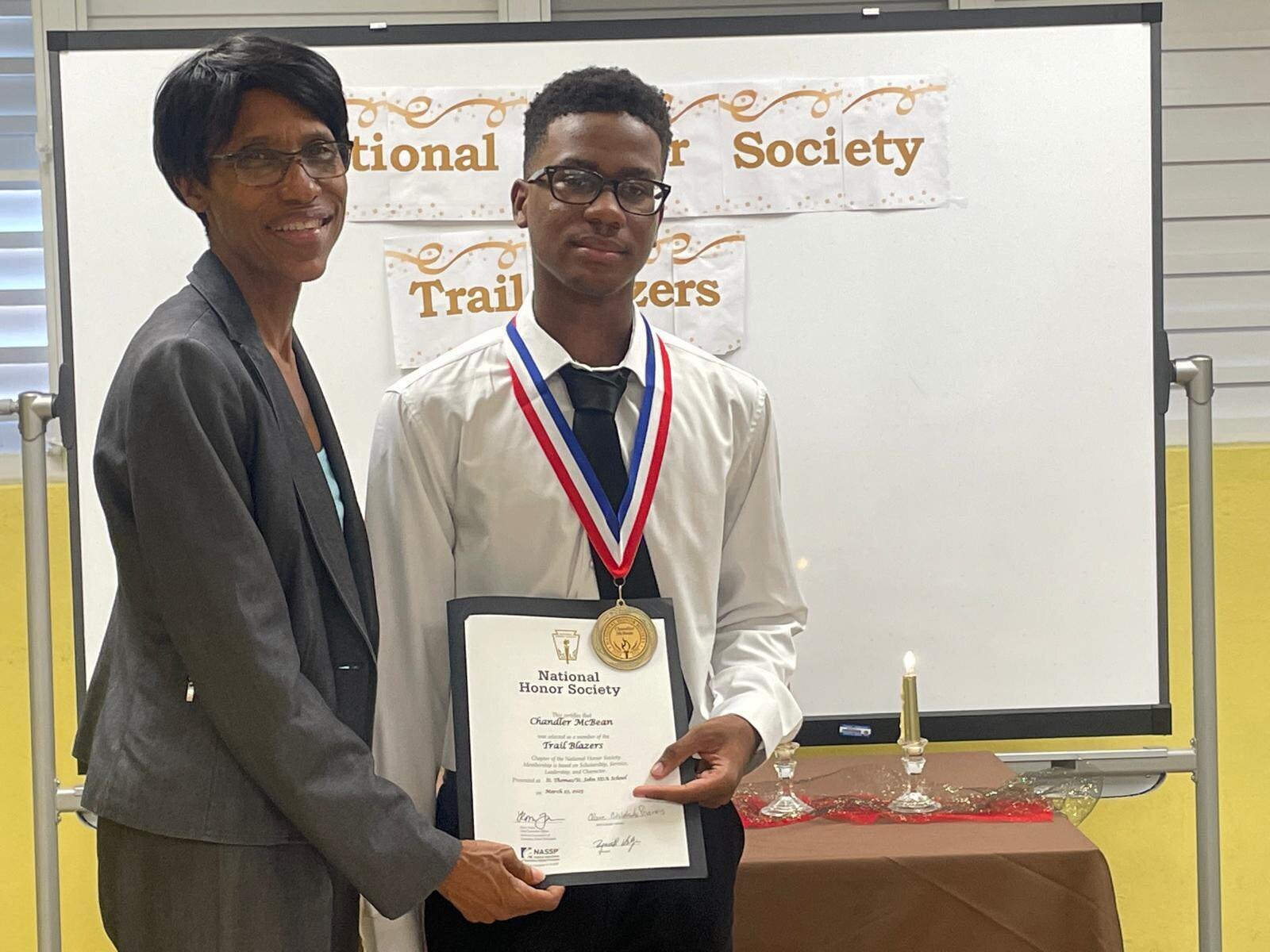[SDA_SCHOOL] - Awards- National_Honor_Society_3
