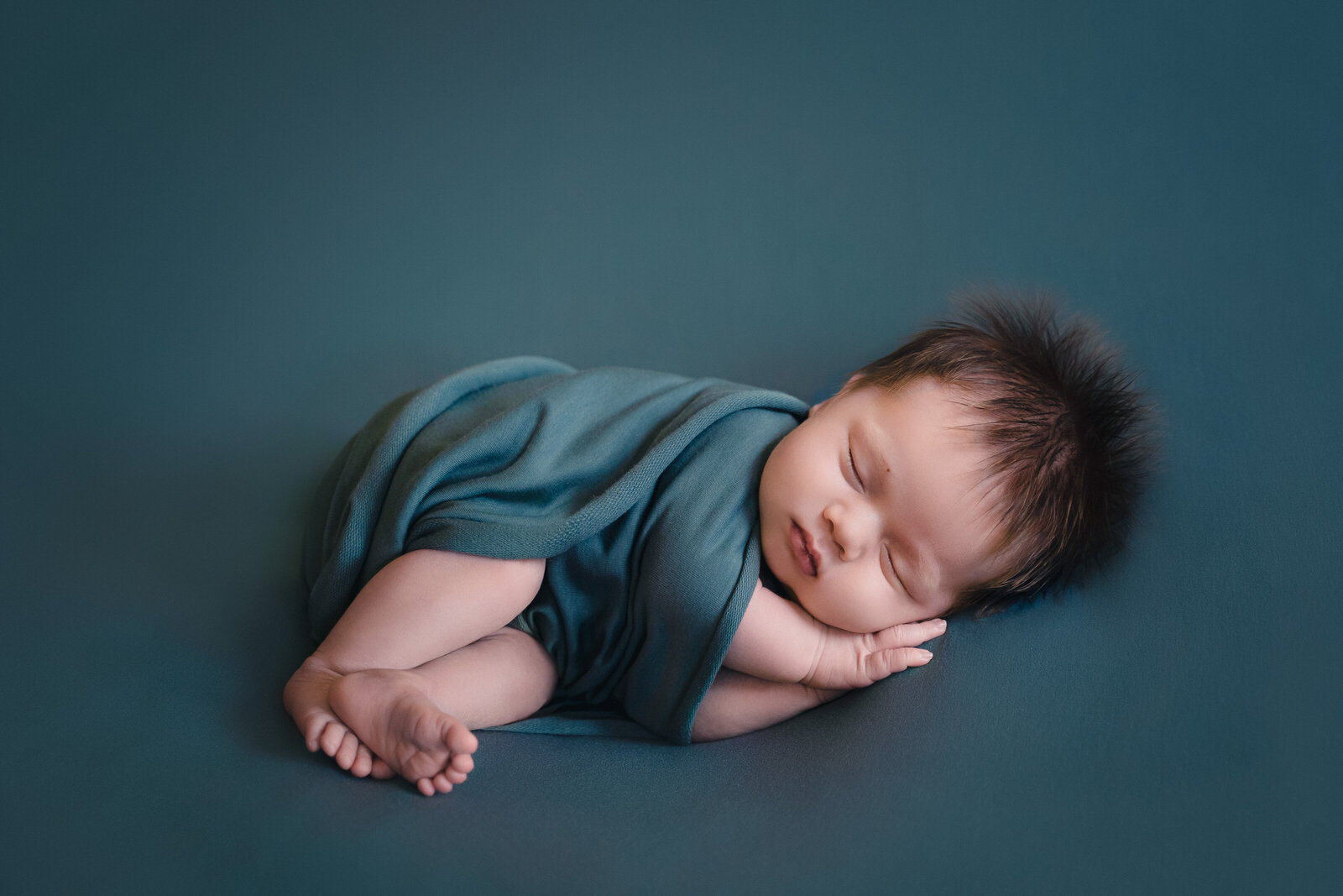 Papamoa-photographer-newborn-studio-hair-1-2