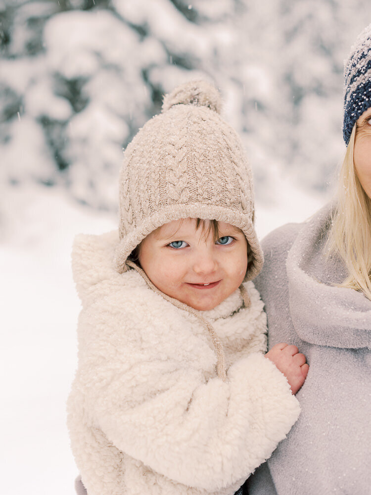 Colorado-Family-Photography-Christmas-Winter-Mountain-Snowy-Photoshoot6