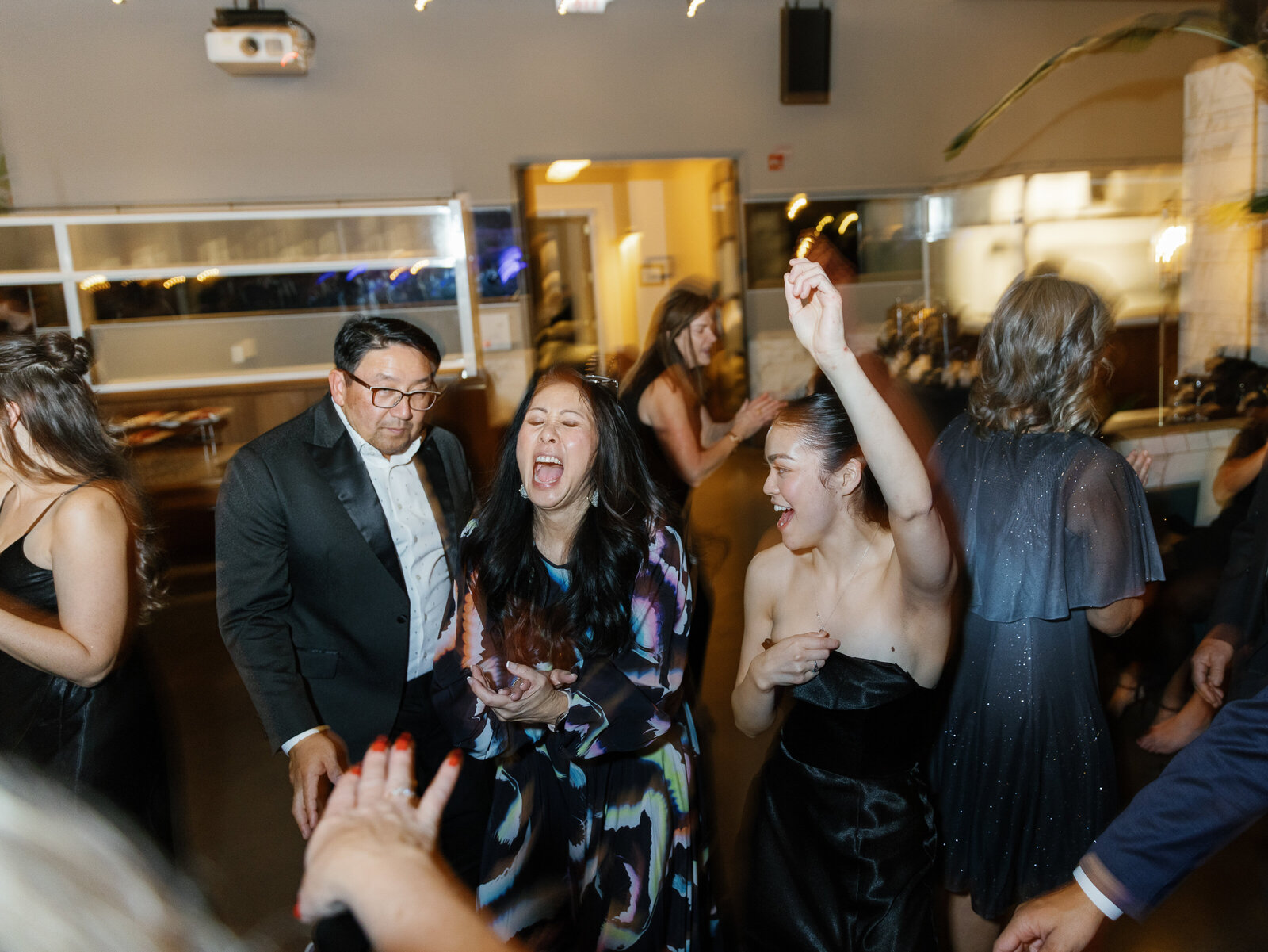 Chicago Wedding photographer Jennifer Campbell-Wedding at the Kimpton Gray Hotel-270