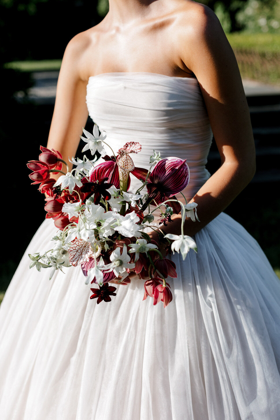 deep-purple-bridal-bouquet