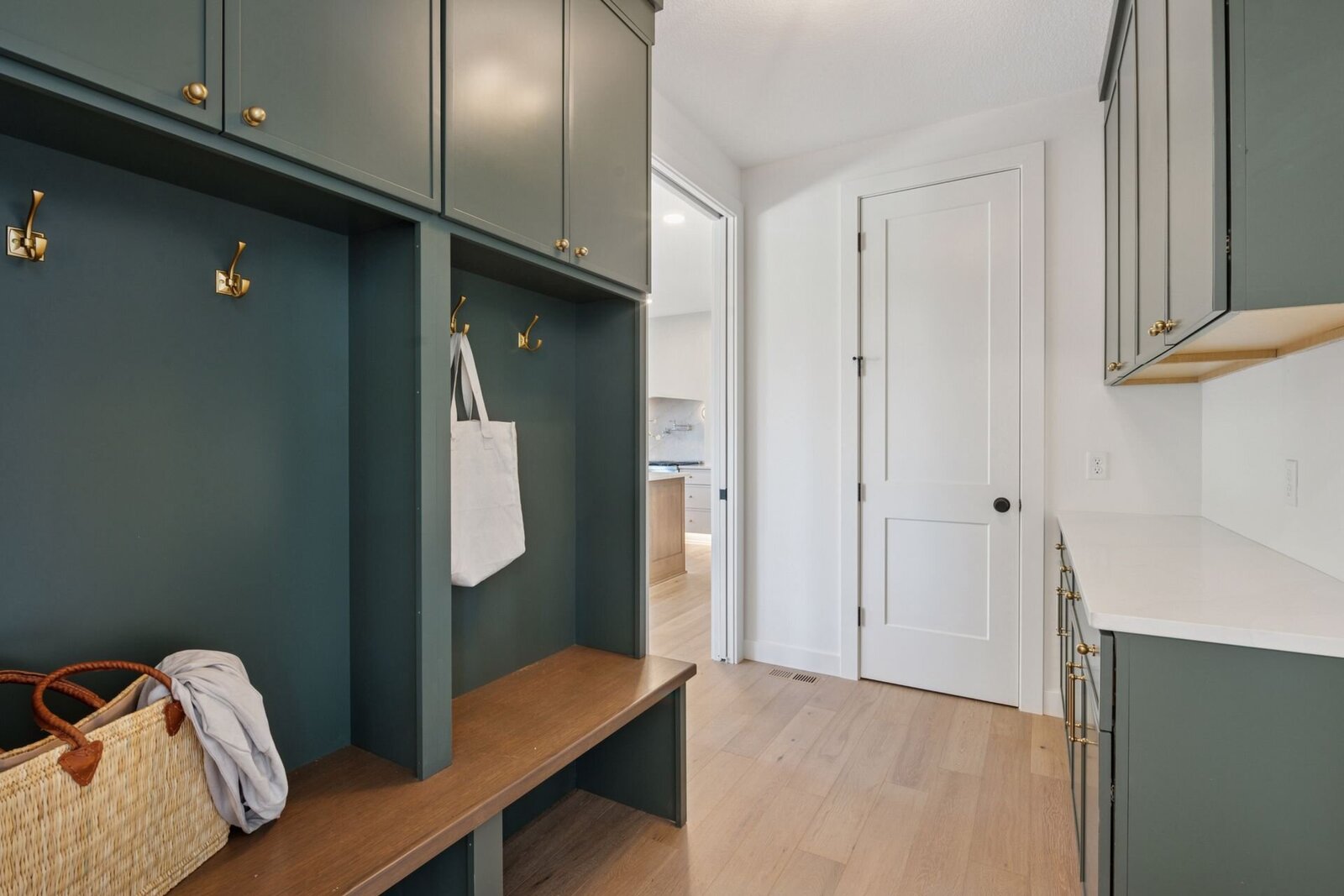 4404 West 58th Street - Stylish Mudroom & Ample Storage
