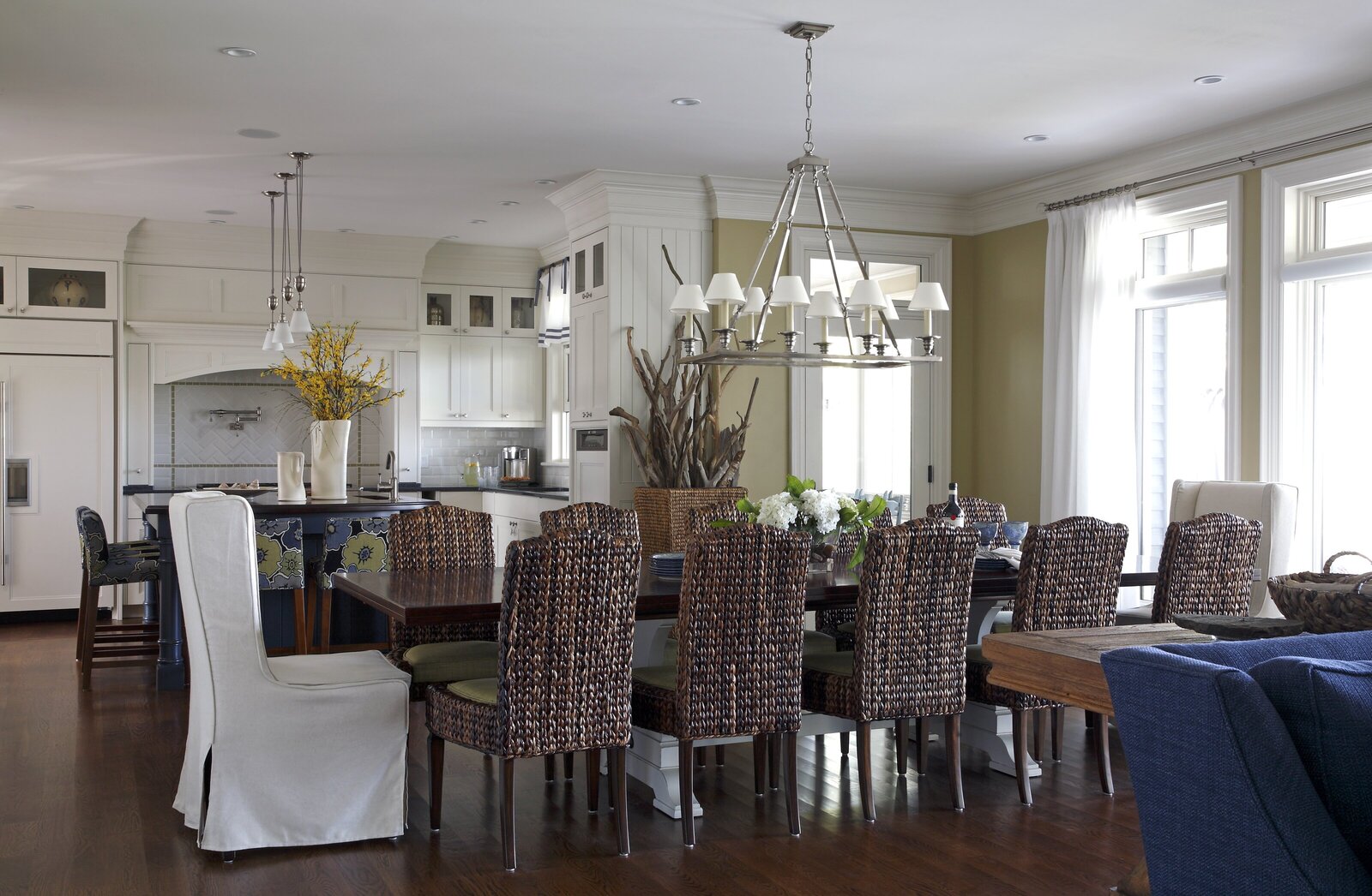 002-South Hampton-Beach House-Dining room-Wicker Chairs