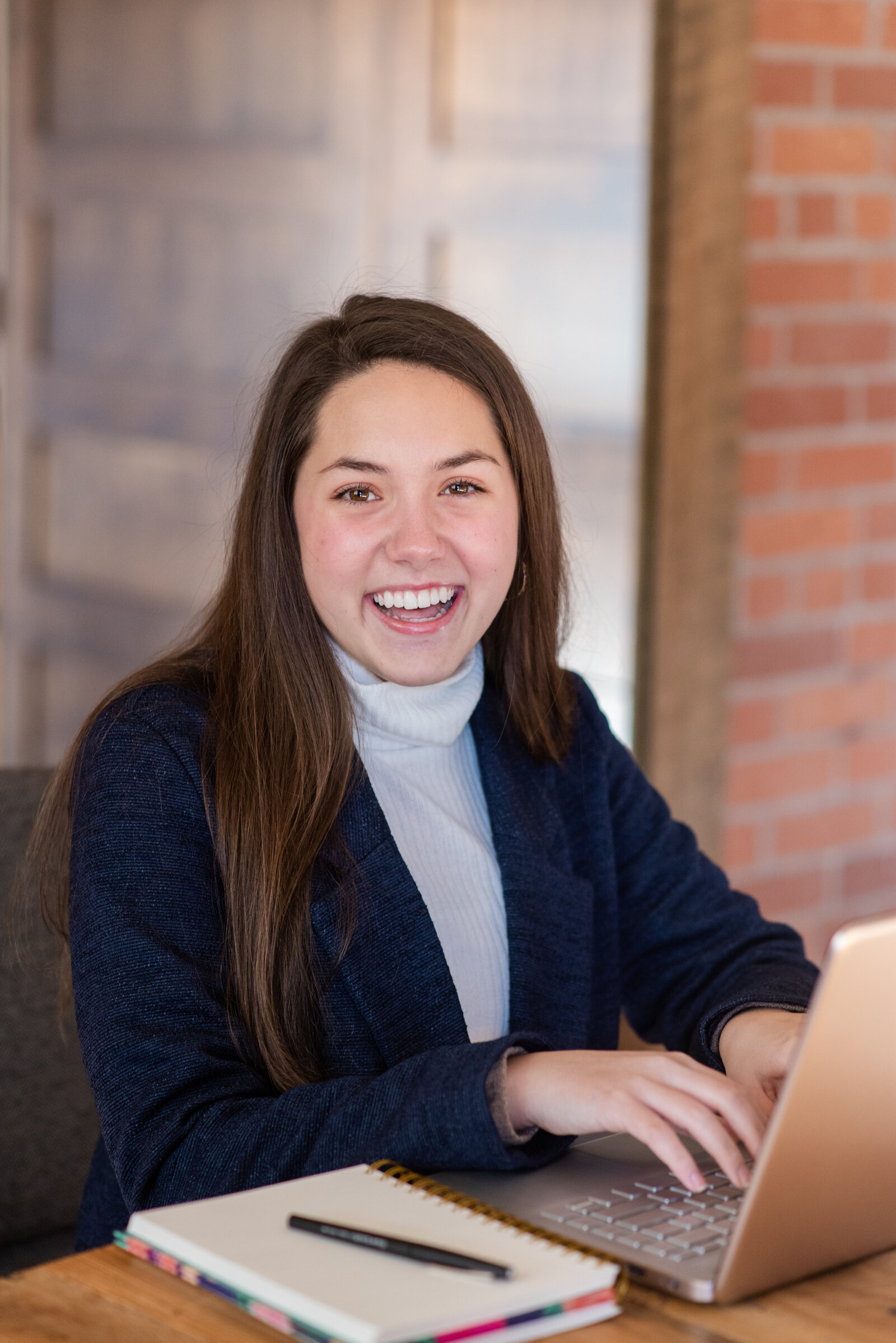 amy-dean-headshots-downtown-greer-january-2022-proofs-89