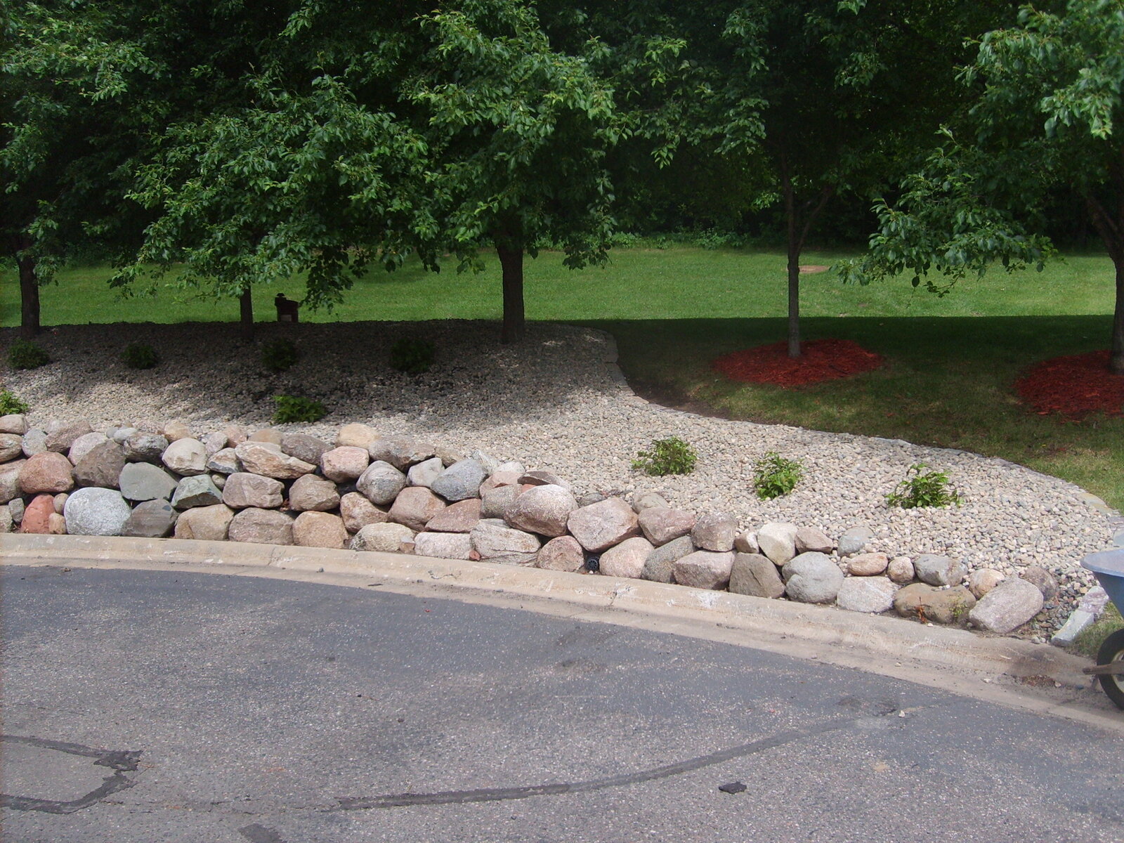commercial rock retaining wall