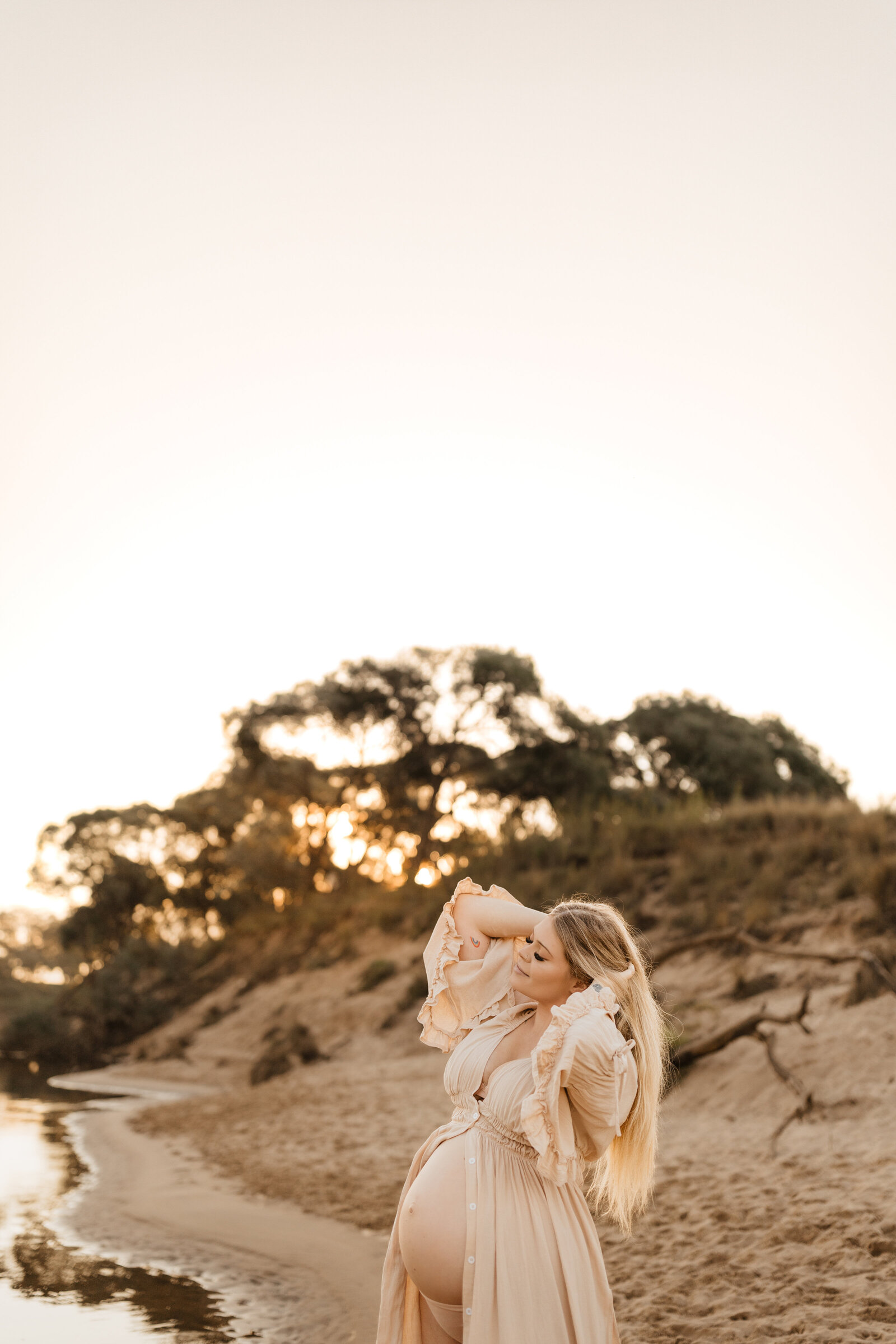 maternity-photographer-hawkesbury-soft-golden-light