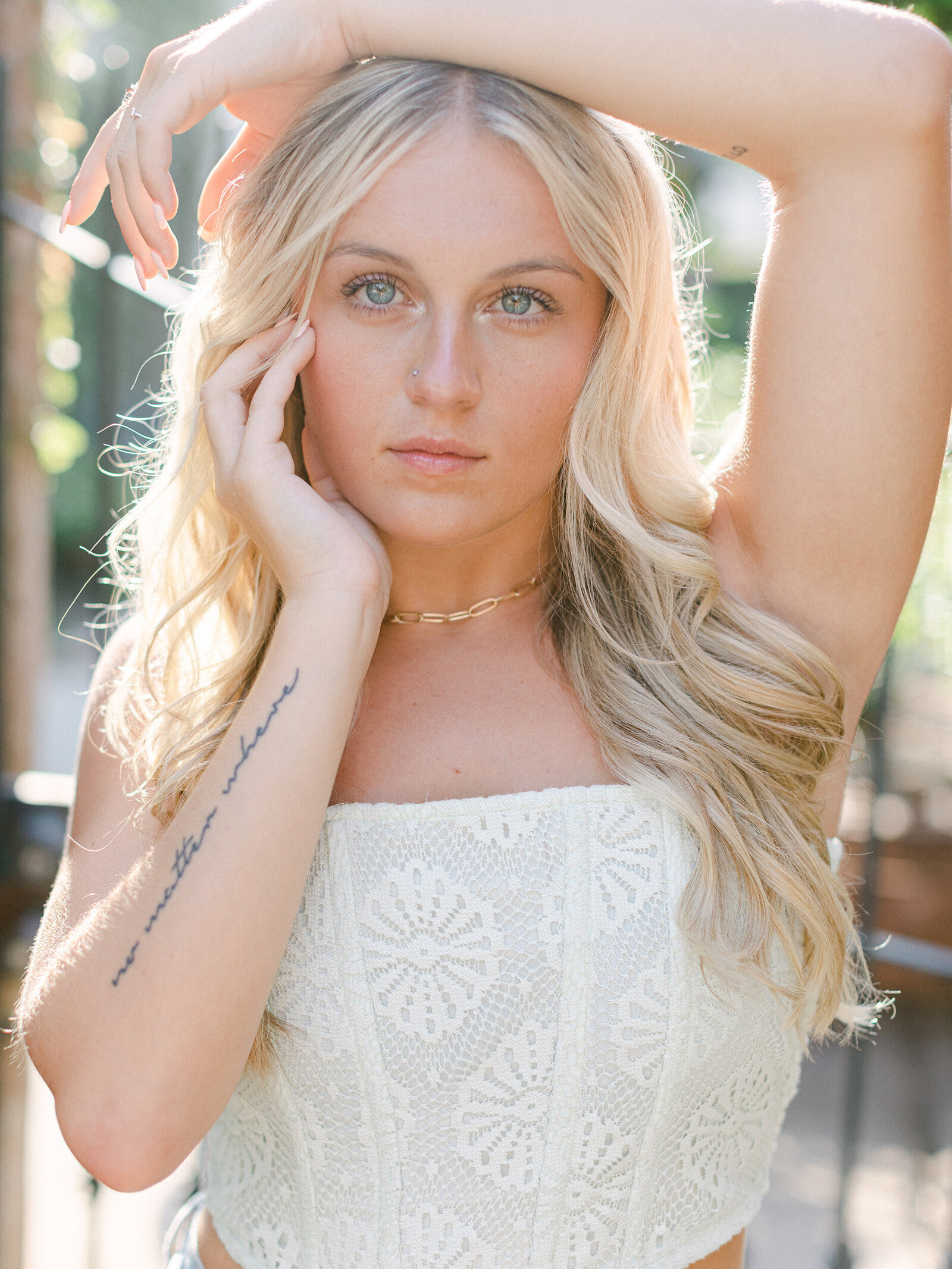 98-torianna-brooke-portraiture-historic-downtown-savannah-senior-session-faith