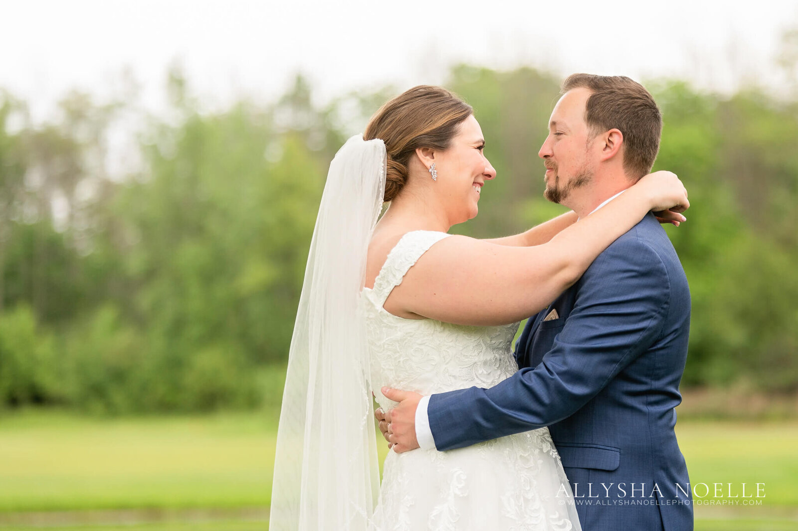 Wedding-at-River-Club-of-Mequon-446