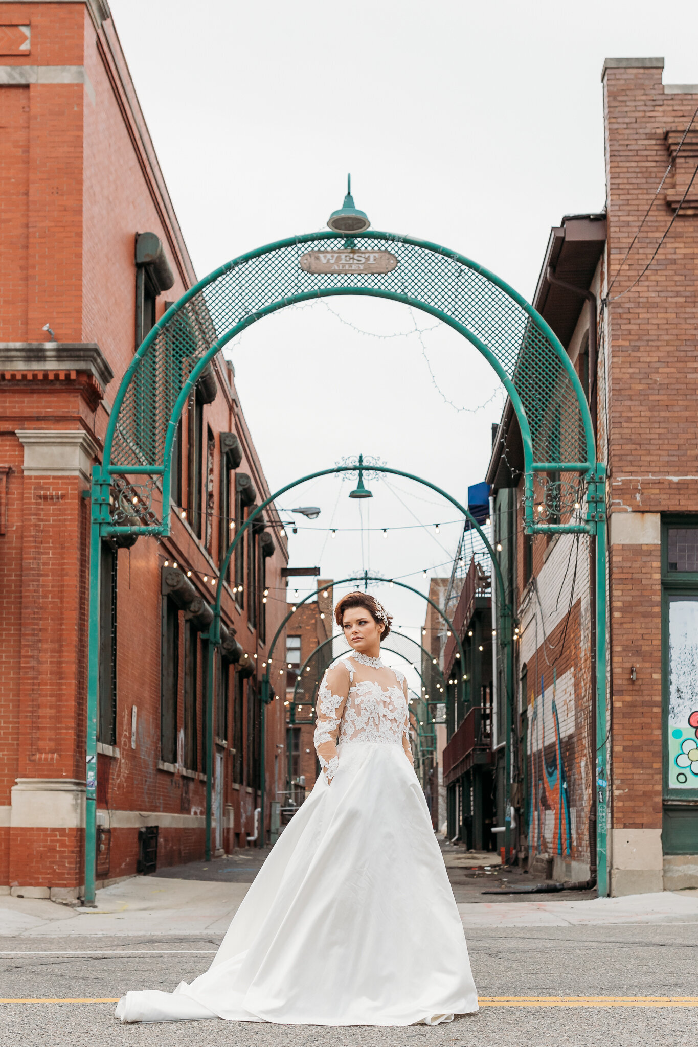 PONTIAC_MICHIGAN_TREASURY_WEDDING_PHOTOGRAPHER_COURTNEY_LUSHAJ_PHOTOGRAPHY_13