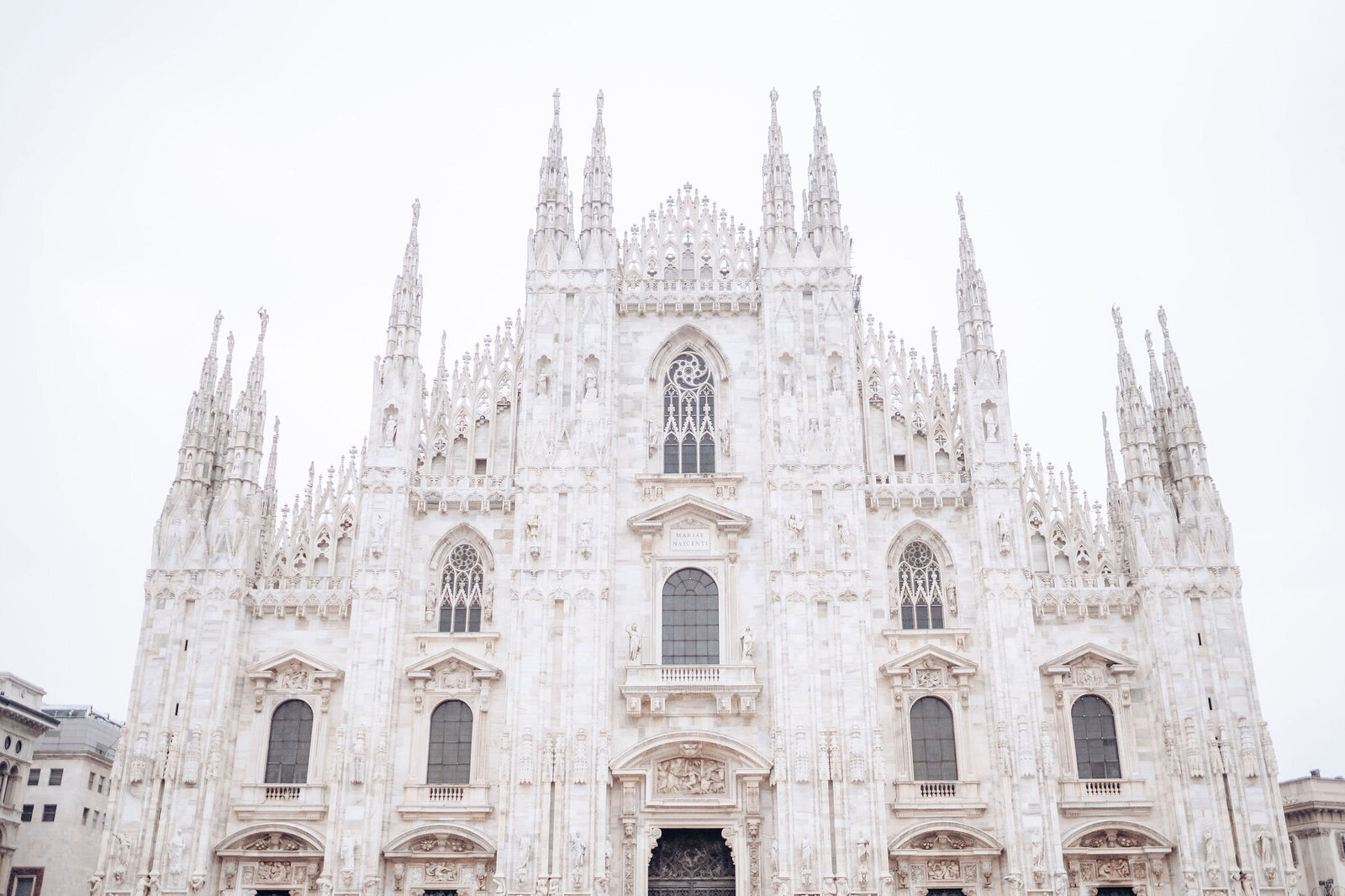 019-Milan-Duomo-Inspiration-Love-Story Elopement-Cinematic-Romance-Destination-Wedding-Editorial-Luxury-Fine-Art-Lisa-Vigliotta-Photography