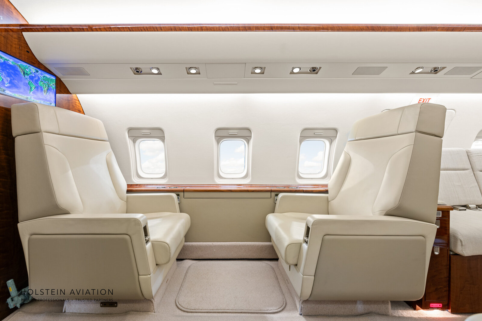 Challenger 604 N60JC Watermarked-5