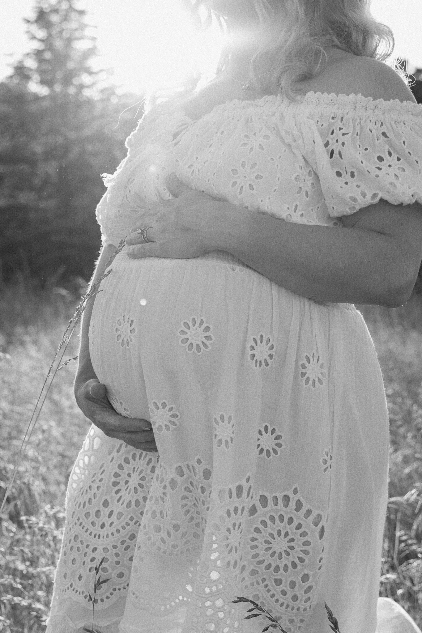 outdoor-lifestyle-natural-maternity-photographs (9)
