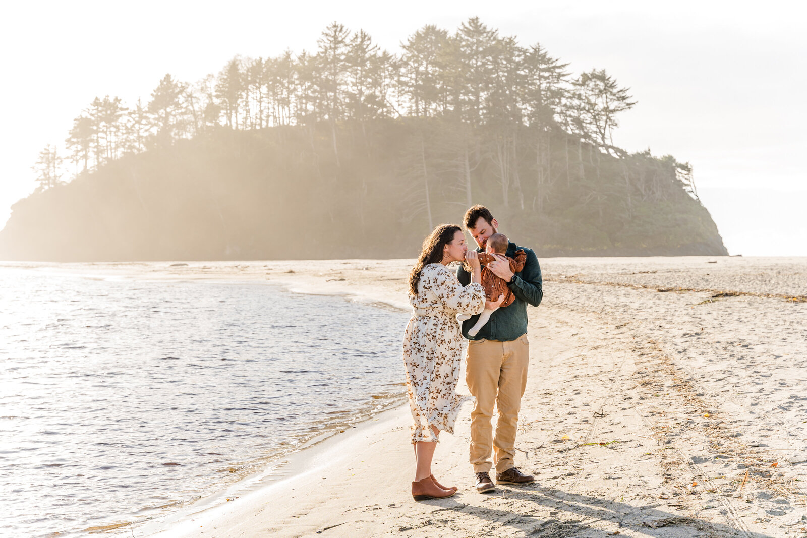 Family Photographer In Lincoln City Oregon 