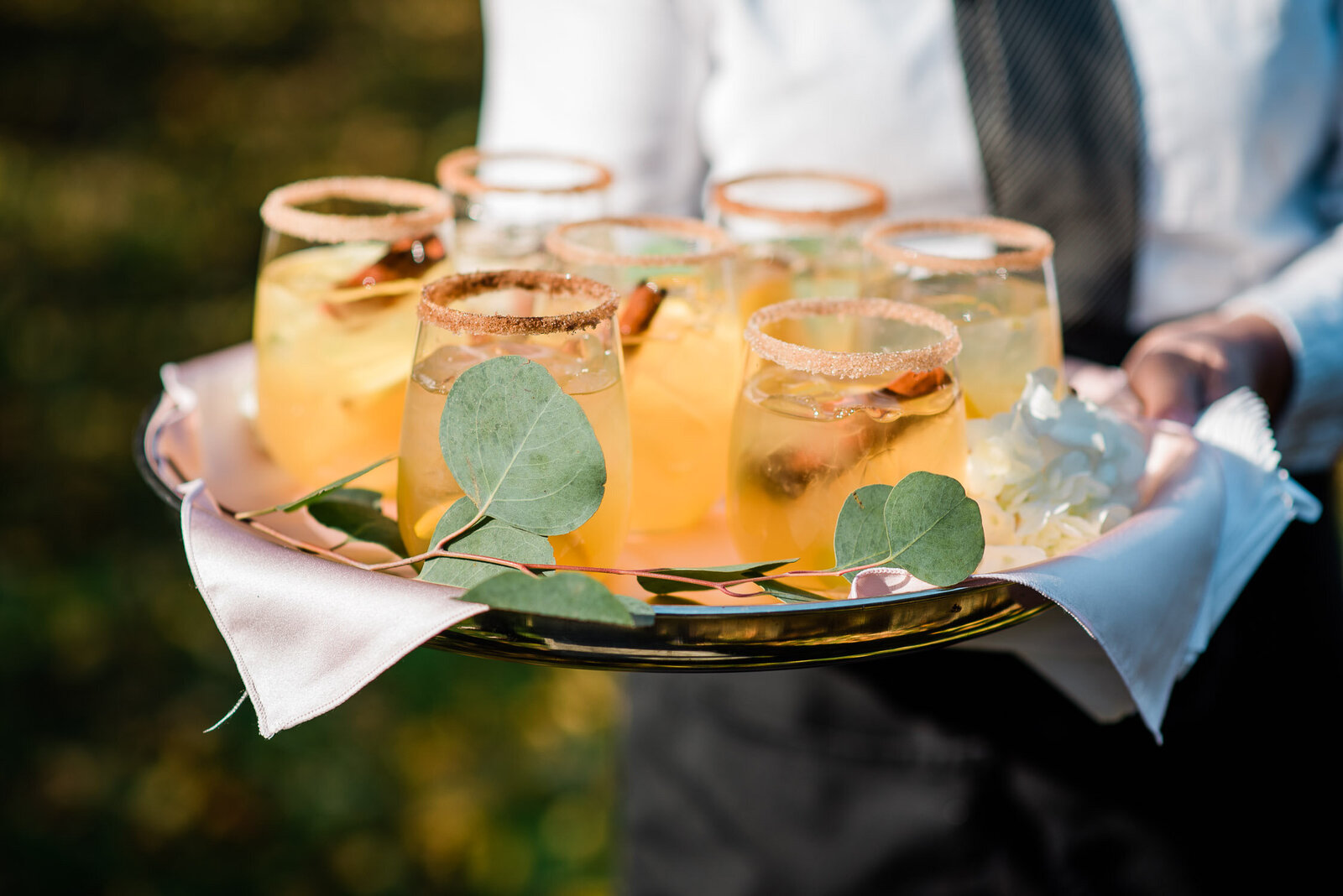 tray of cinnamon apple sangrias