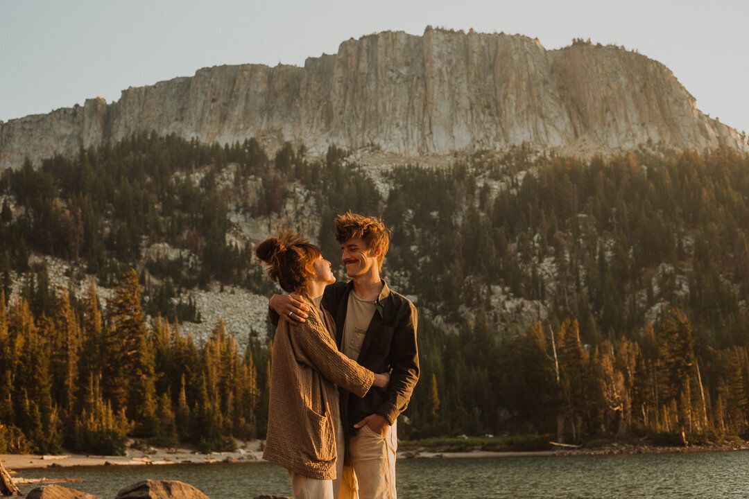 couple in mammoth lakes