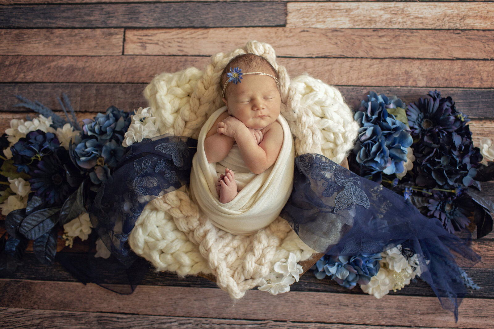 Albuquerque-newborn-session-baby-girl-with-flowers