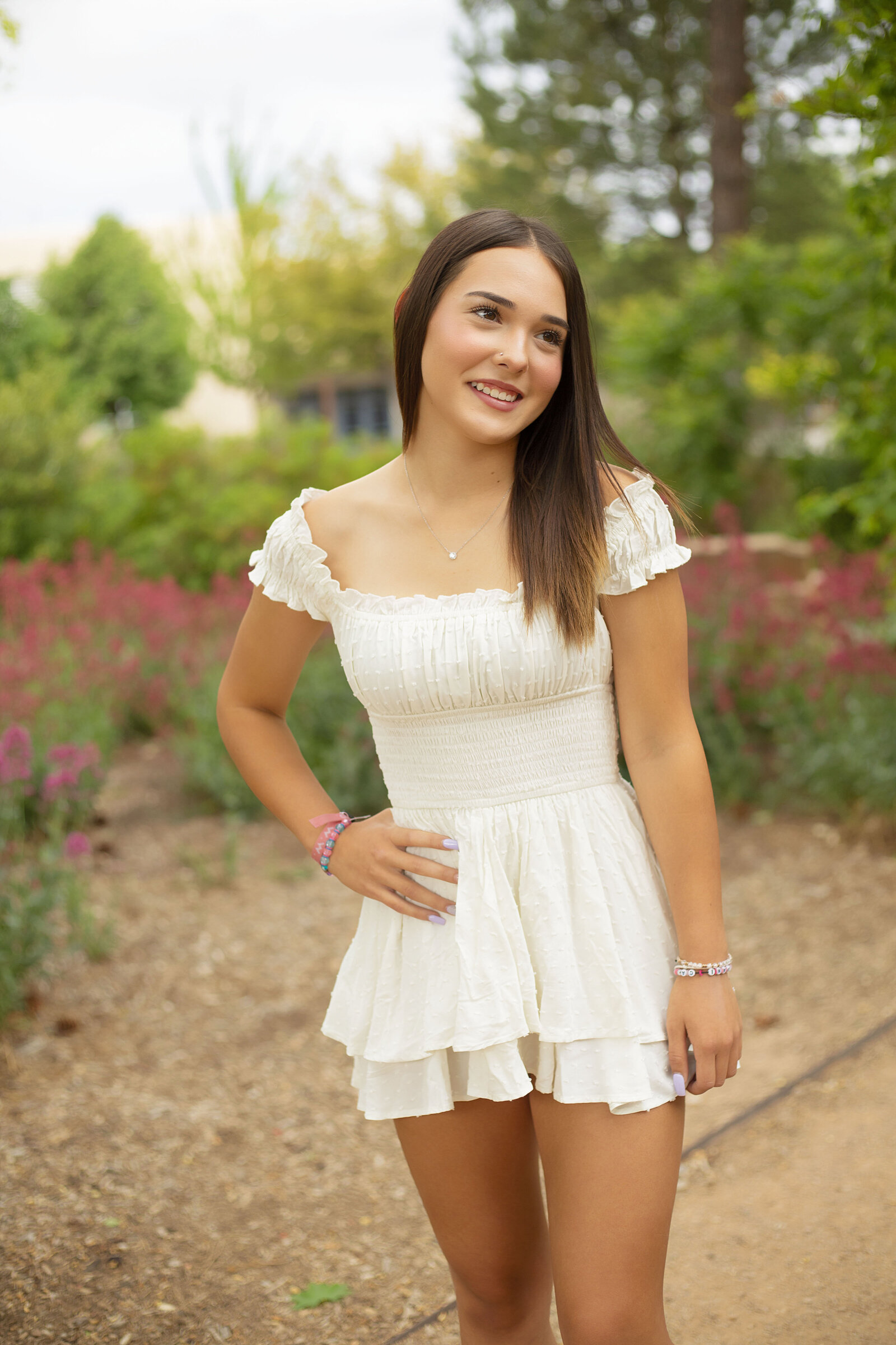 NM-sennior-girl-session-in-a-white-dress