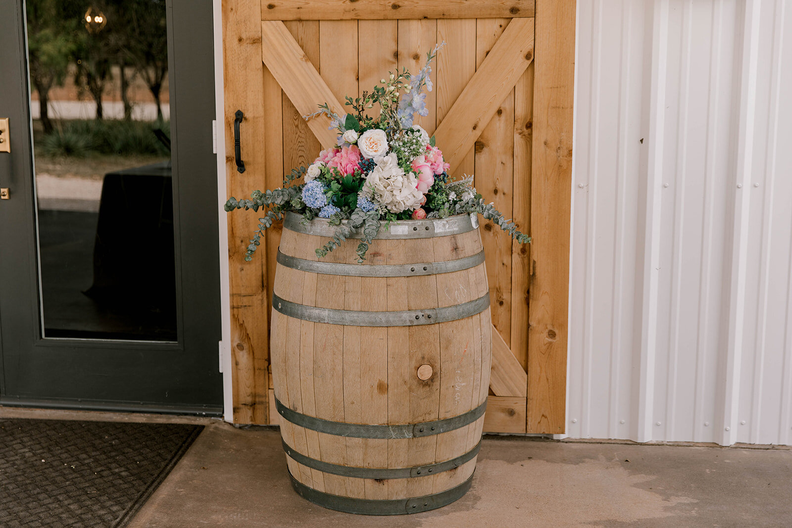 the-barn-at-cliff-spring-wedding-40