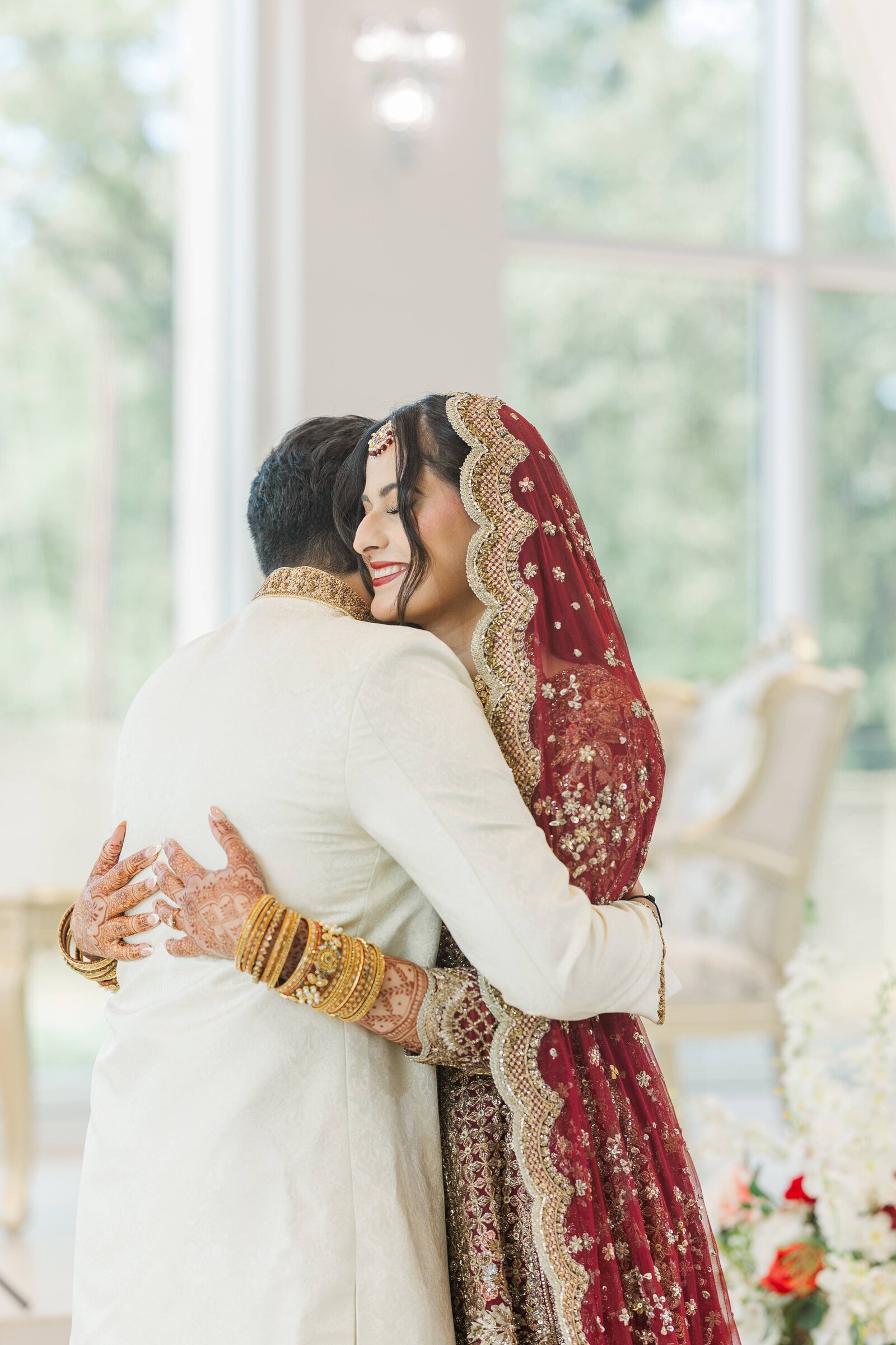 Couple-hug-after-first-look