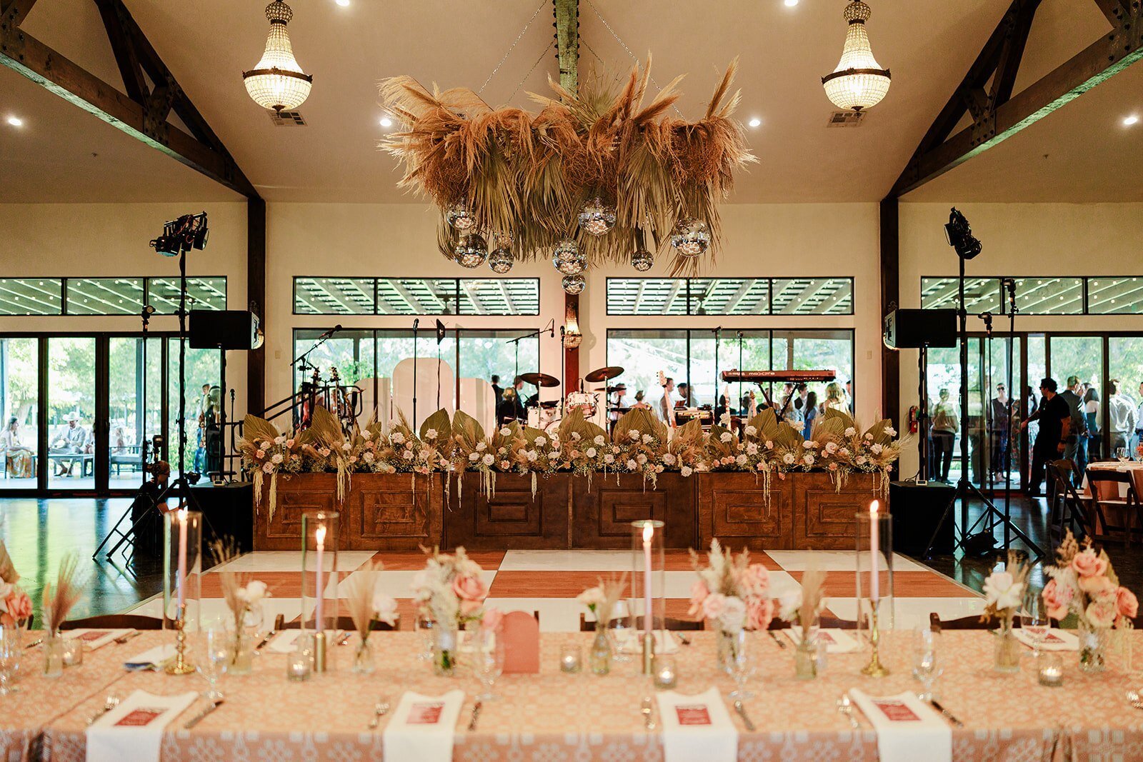 hill-country-wedding-venue-reception-band-setup