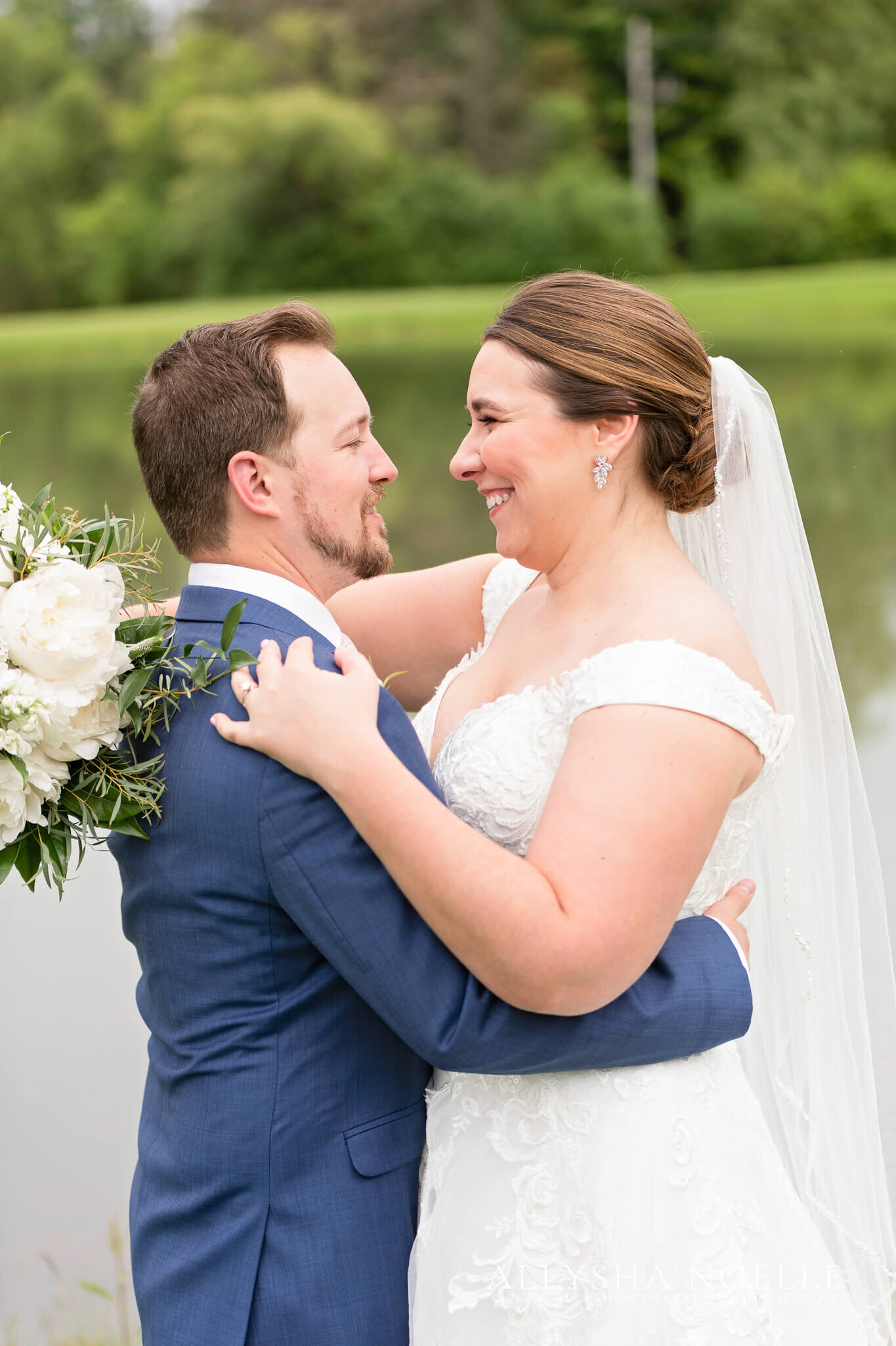 Wedding-at-River-Club-of-Mequon-333