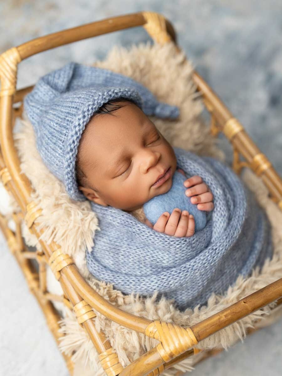 windermere-newborn-portraits-for-luxury-families