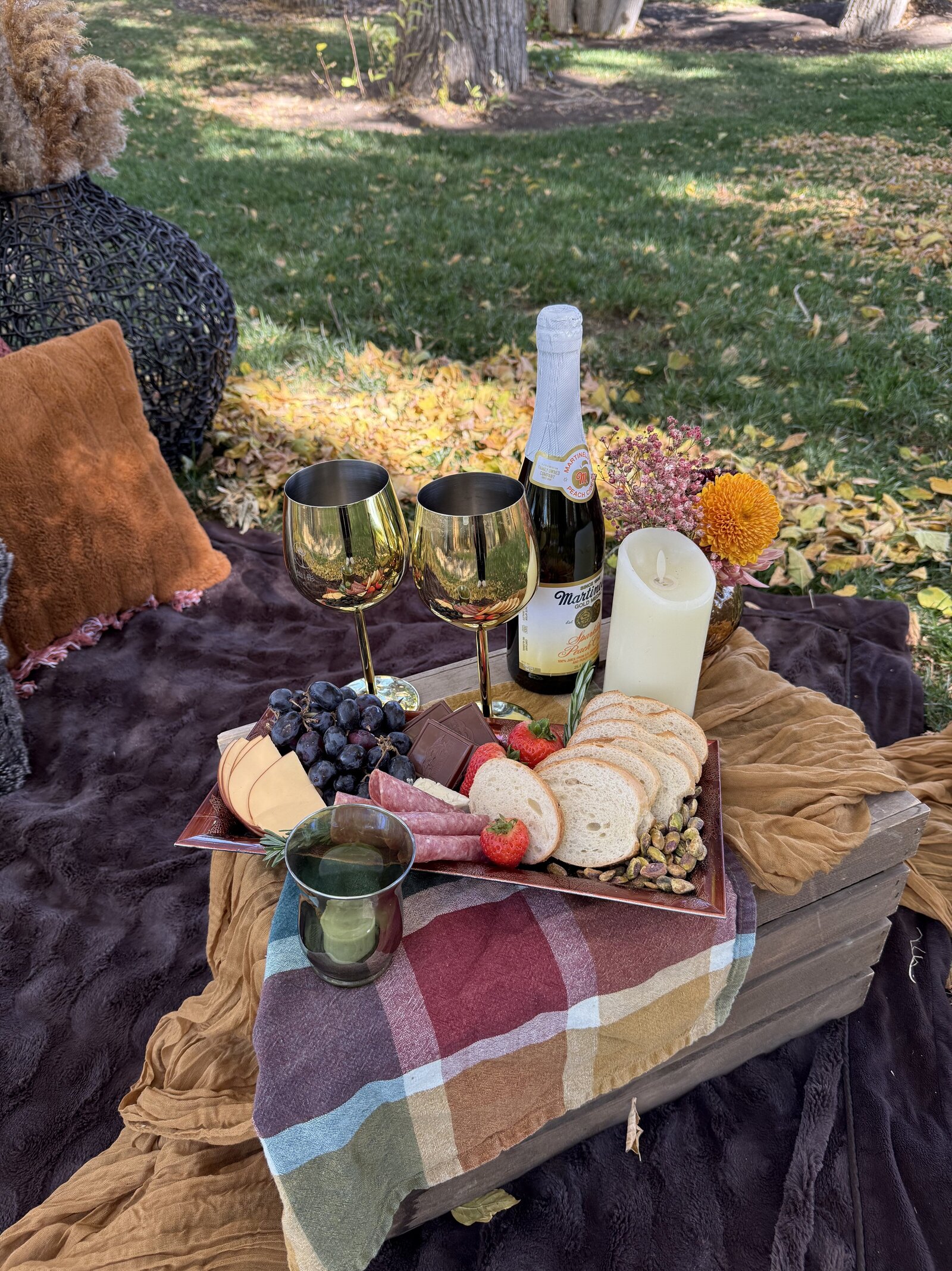 all-inclusive-utah-elopements-luxury-picnic-06