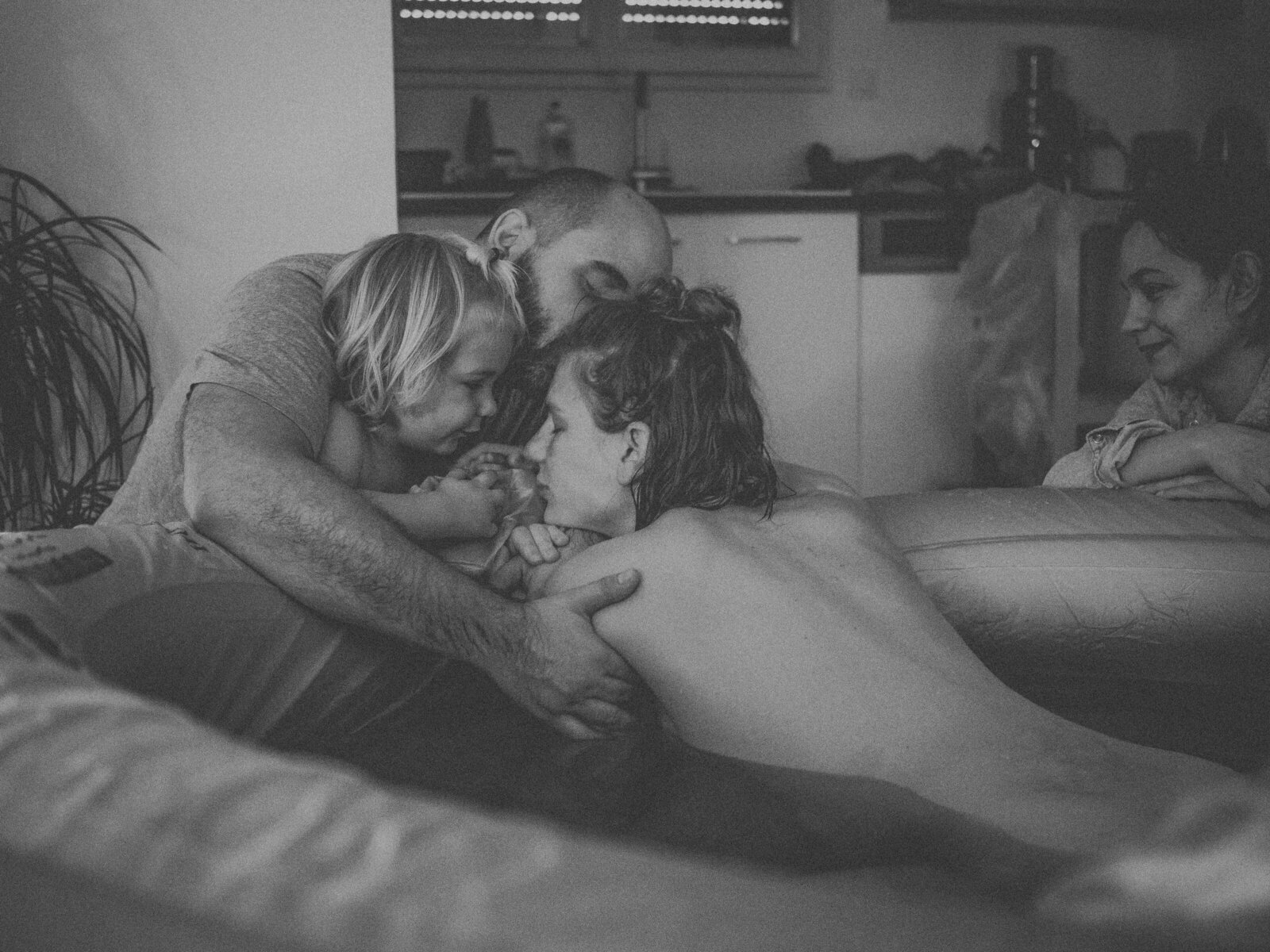 reportage photo accouchement a domicile - collectif carmin - pauline clerget photographe