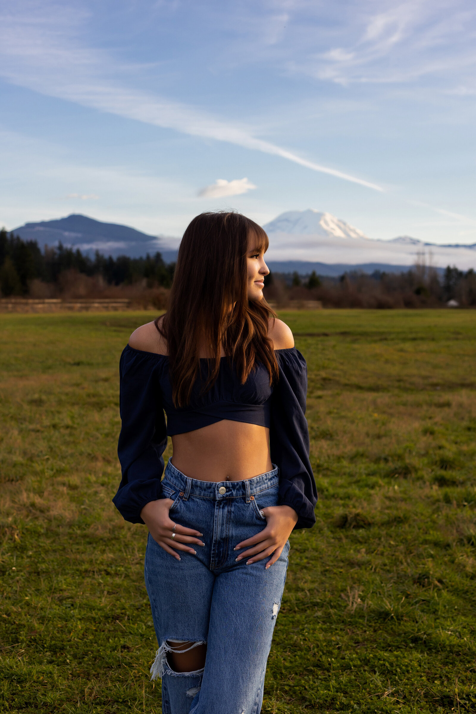 senior-photos-mount-rainier-field