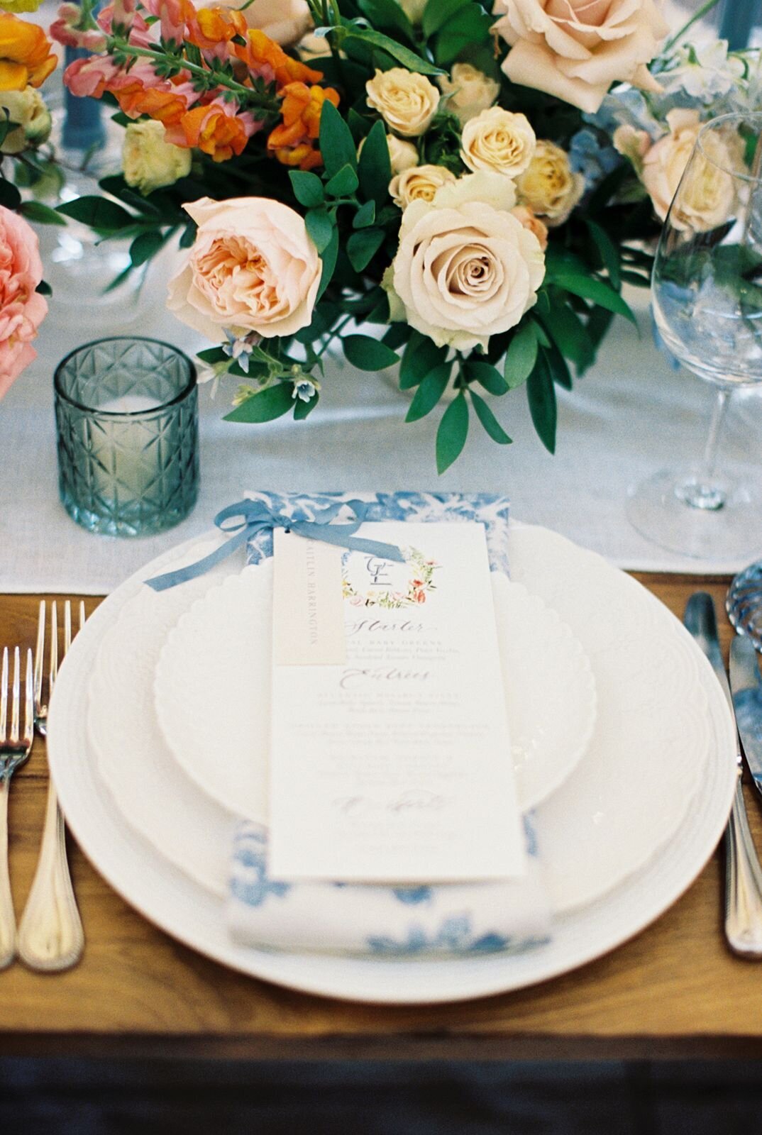 leila-james-events-newport-rhode-island-luxury-wedding-planner-castle-hill-inn-venue-erin-mcginn-wedding-photographer-bright-florals-CH0544 copy