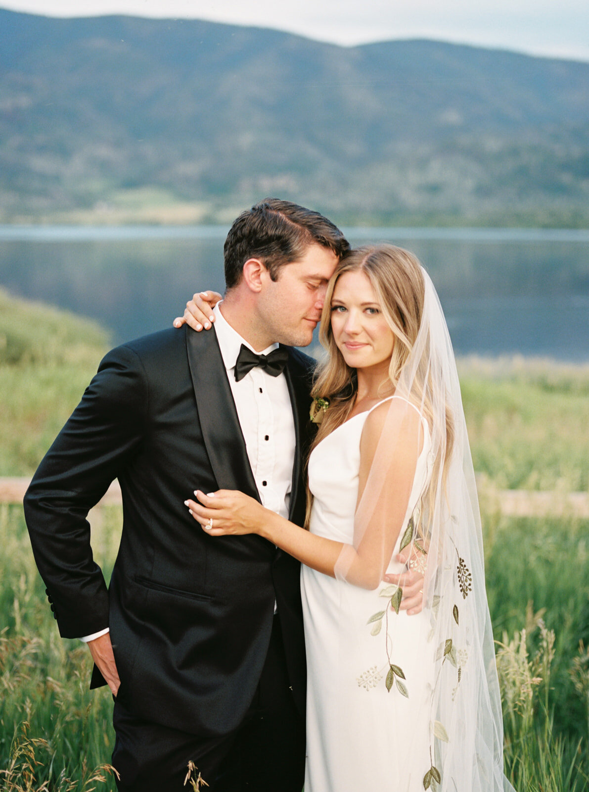 7.13-Hanna-Dan-Lake-Catamount-Steamboat-Wedding-659