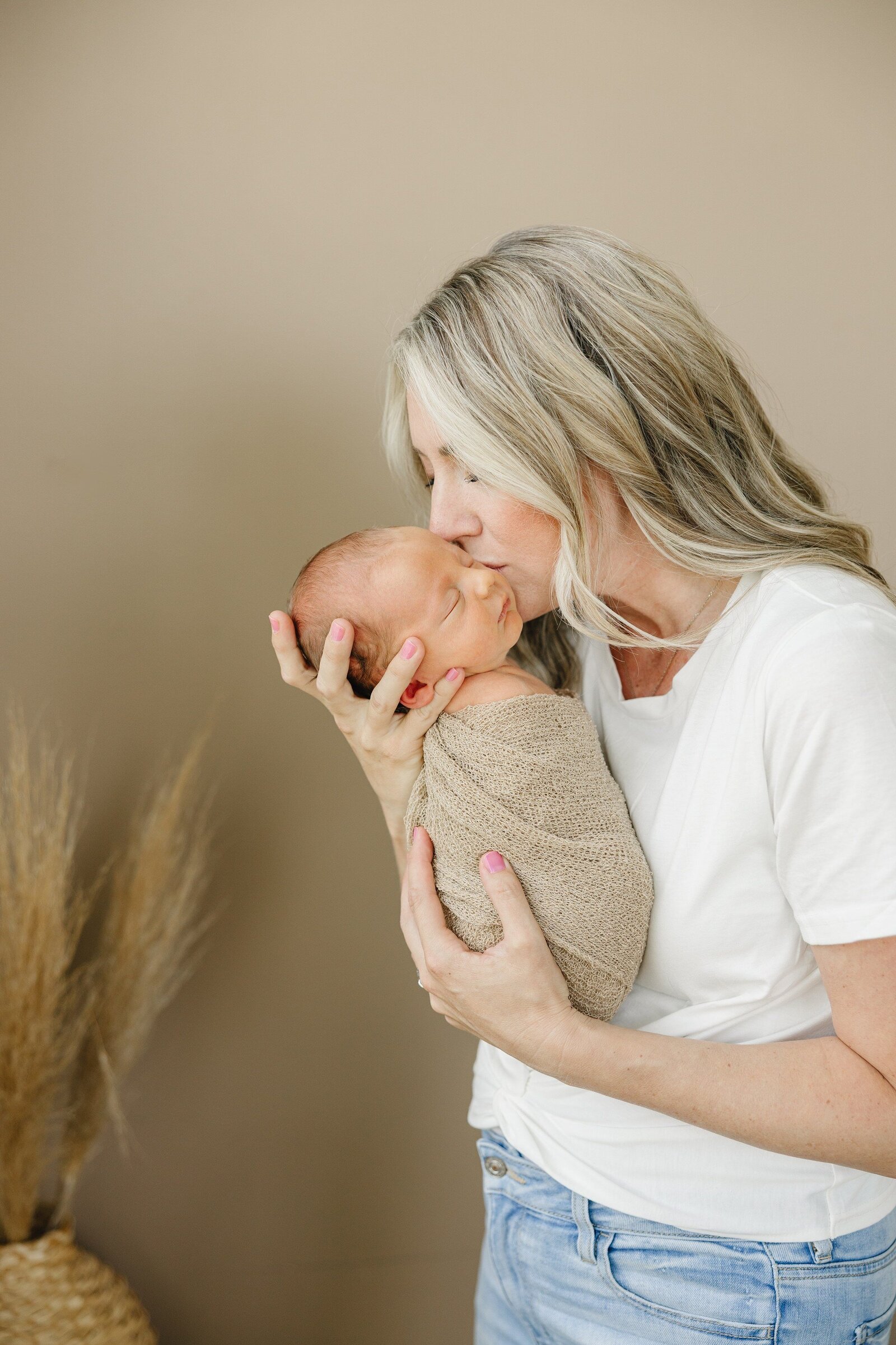 NEWBORN FAMILY REGIE ANN WITH KYLEE ANN STUDIOS0004