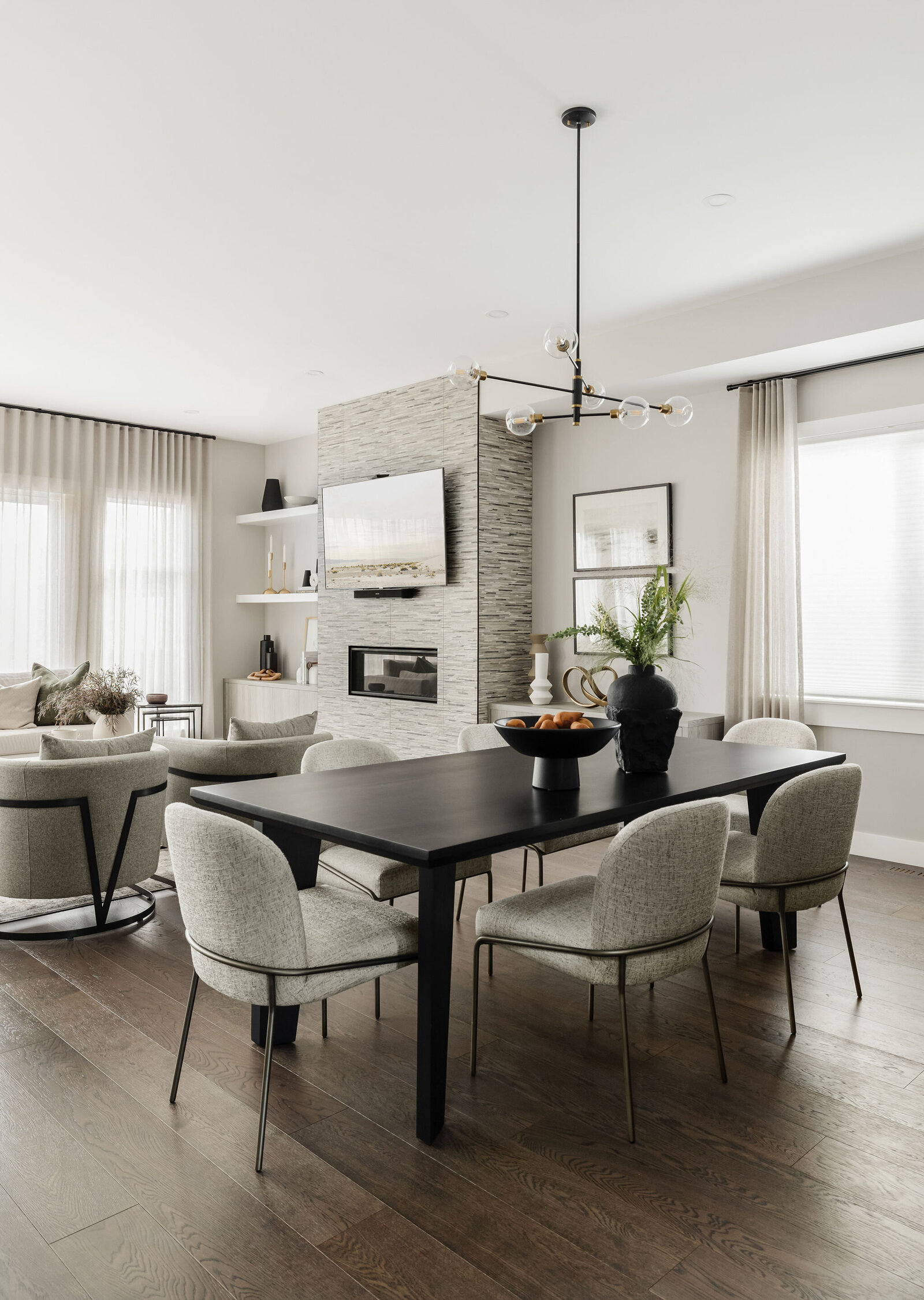 Dining Room - LIghting - Custom Furniture - Calgary Design