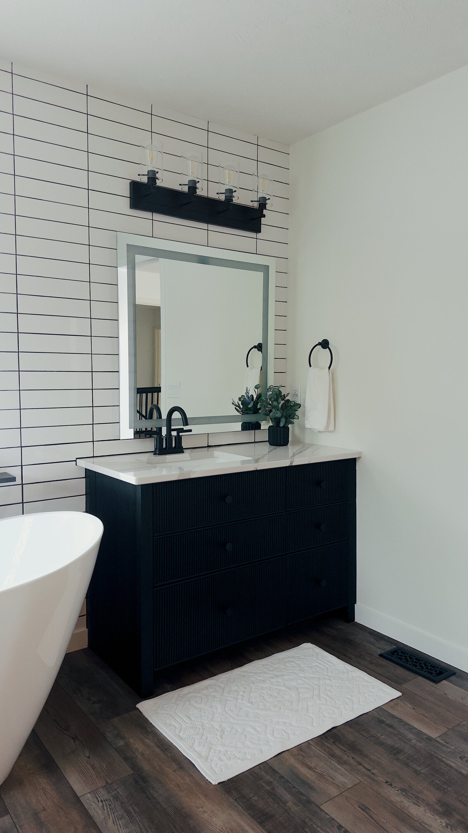 beaded-black-stain-vanities-12