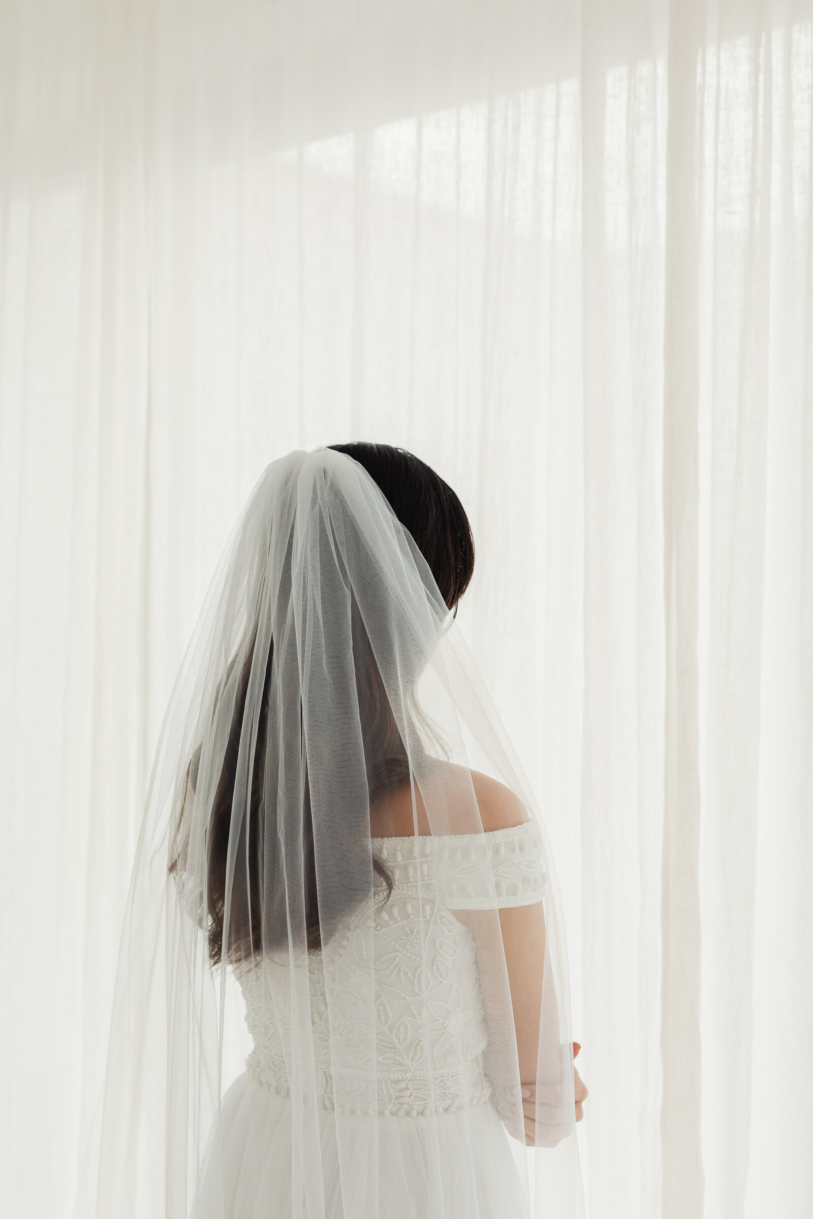 kaboompics_wedding-bride-portrait-veil-29768