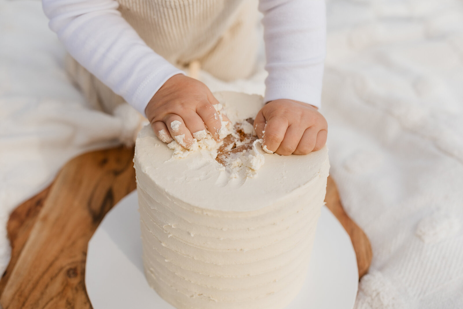 sweet-cake-smash-moments-hills-district-photographer