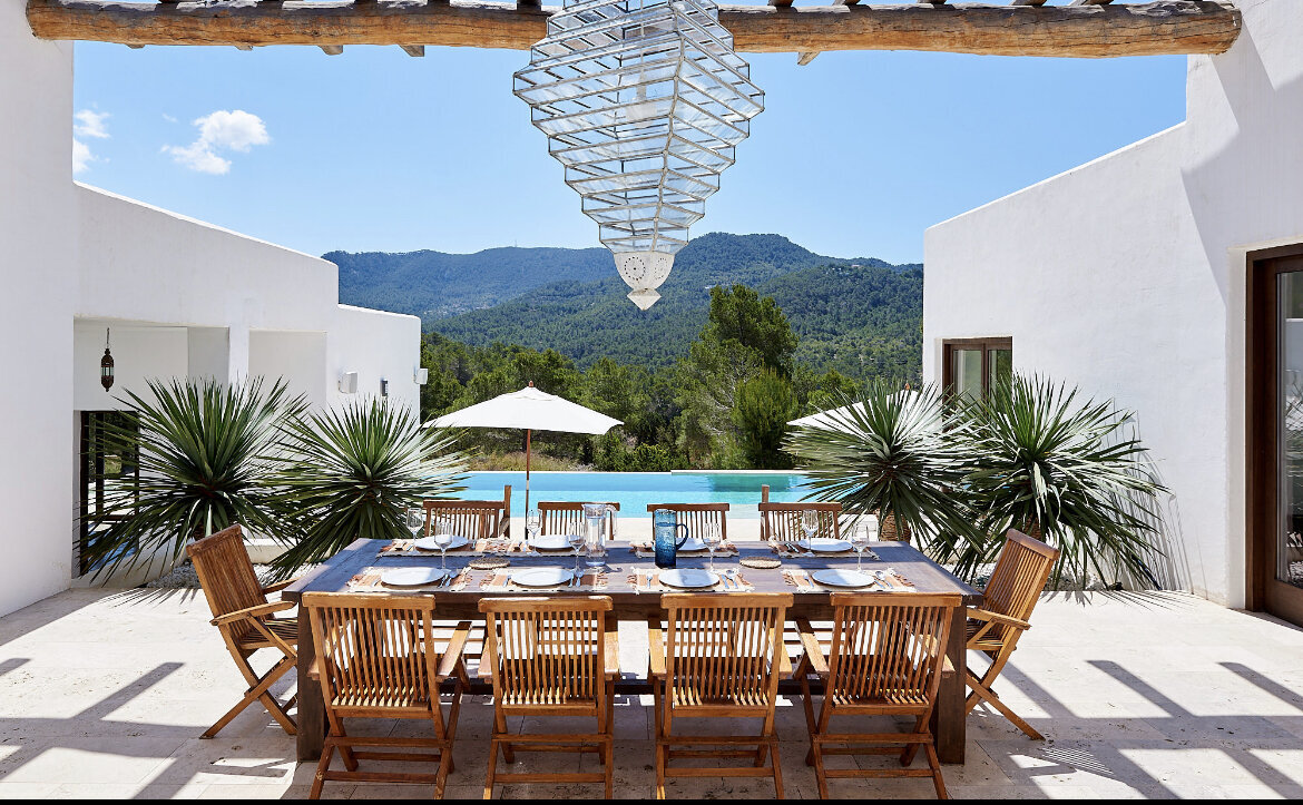 Fiona McCoss Wild Feminine Ibiza Womens Retreat 2025 (2)