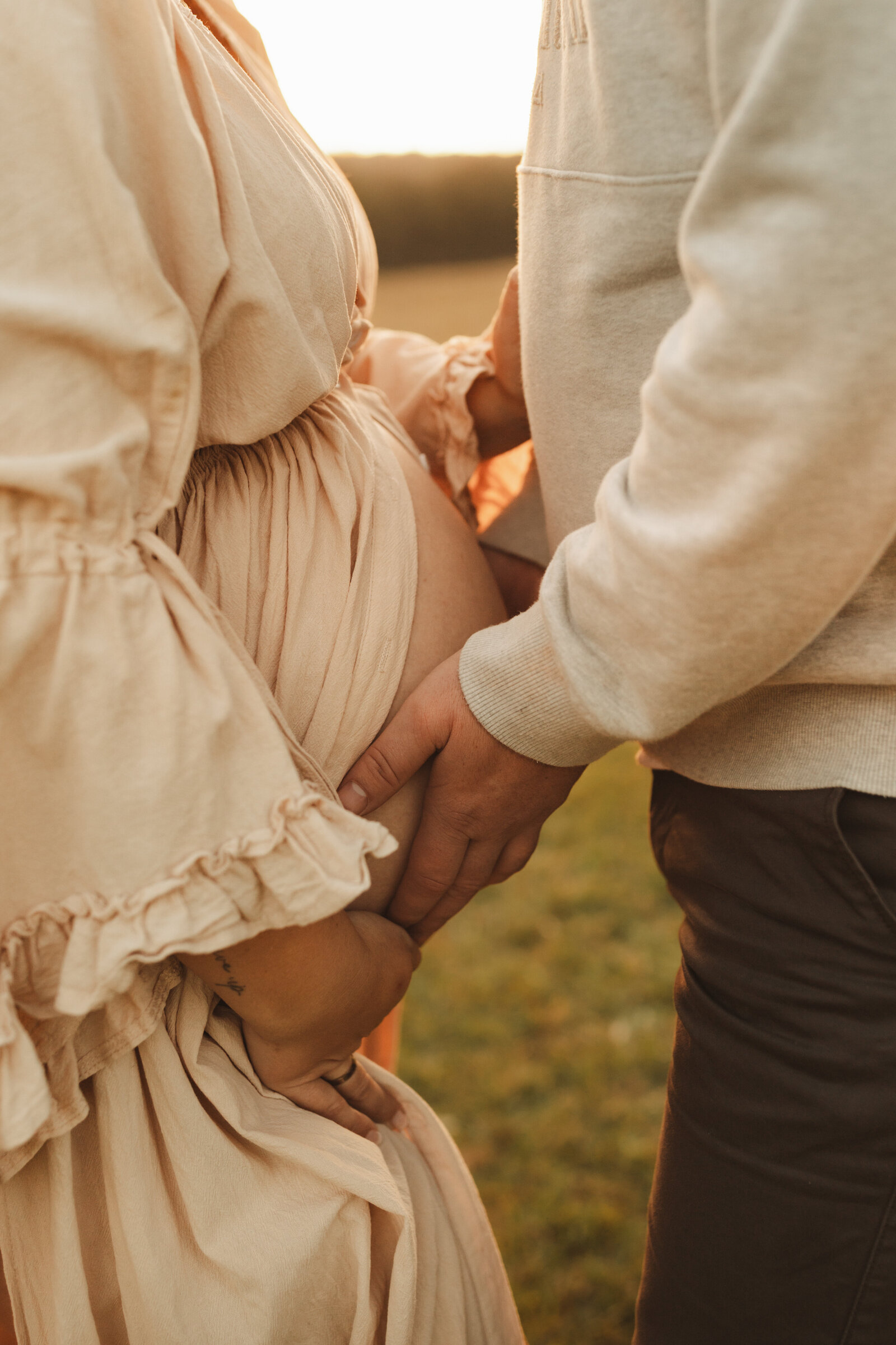 authentic-maternity-memories-hills-district-session
