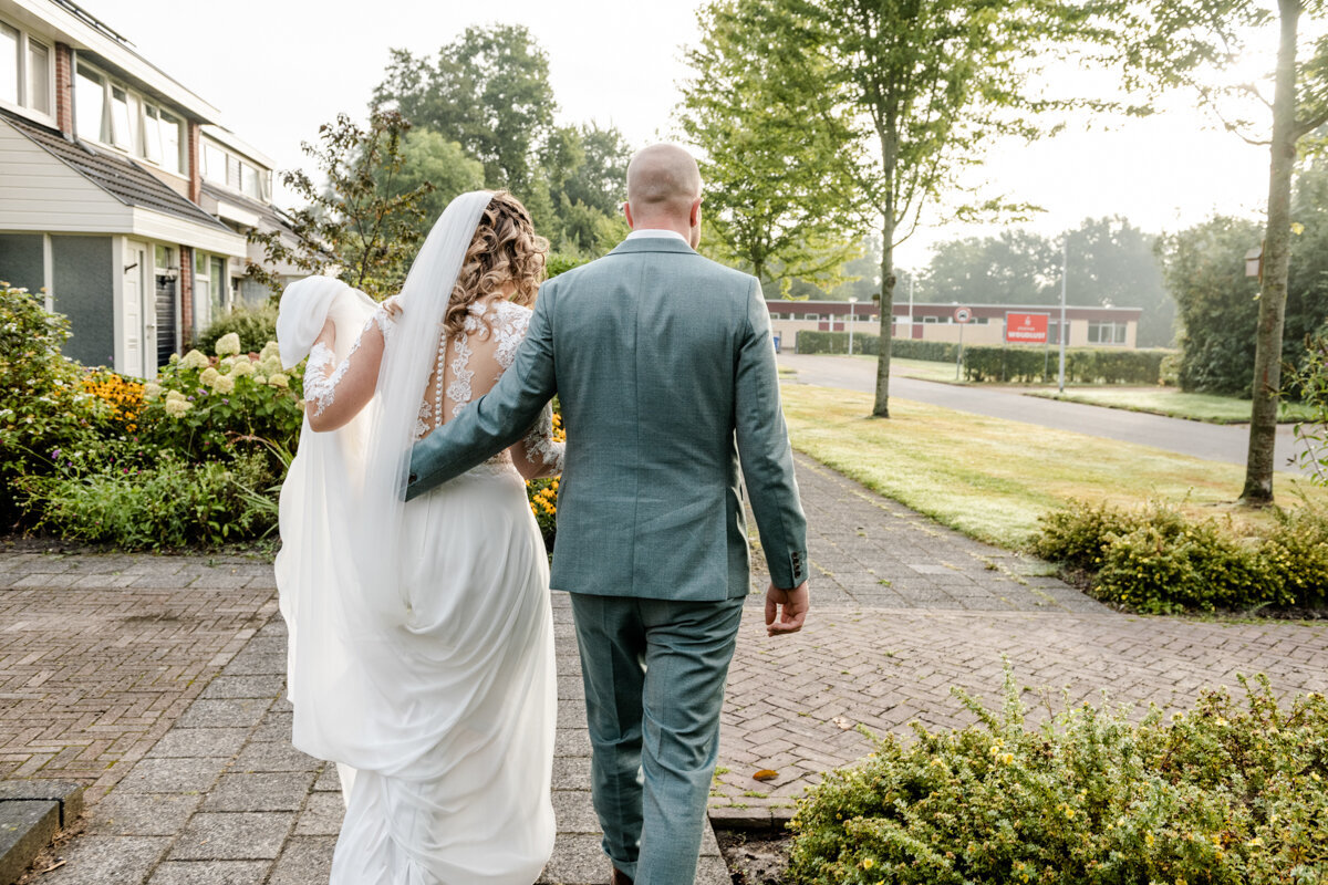 Country bruiloft, boerderij bruiloft, trouwen in Friesland, bruidsfotograaf, trouwfotograaf (37)